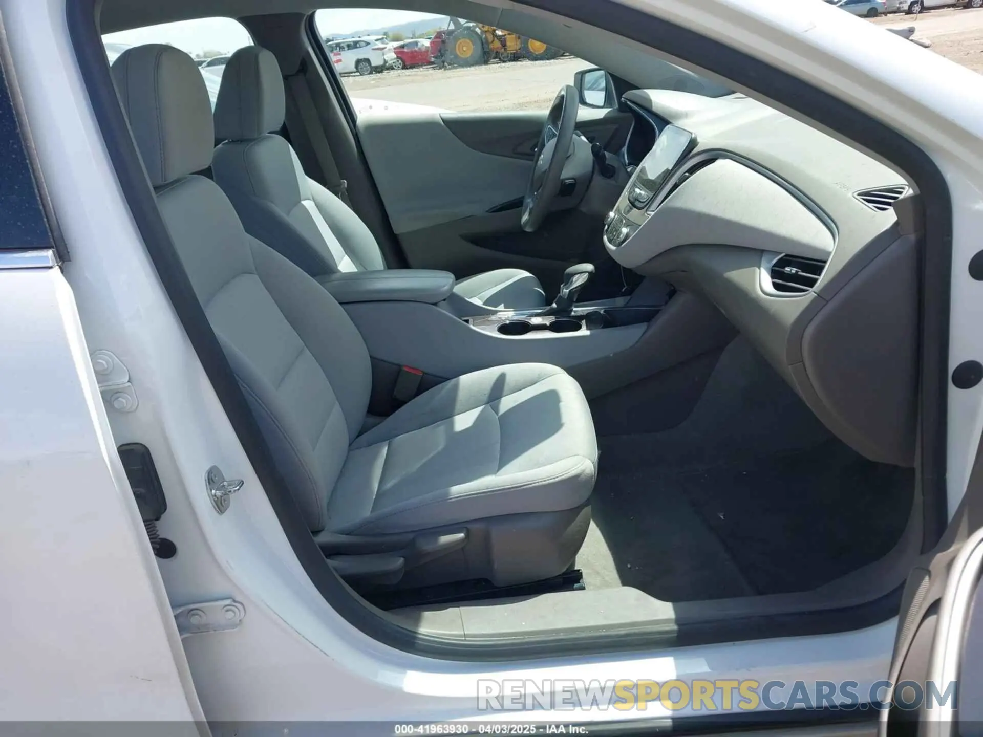5 Photograph of a damaged car 1G1ZD5ST5PF242315 CHEVROLET MALIBU 2023
