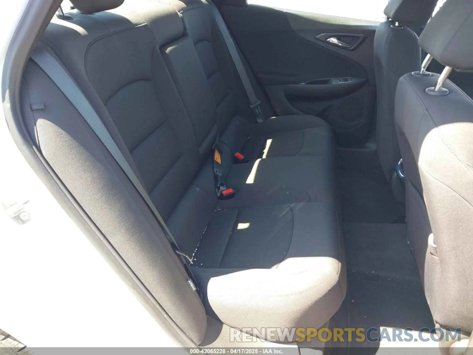 8 Photograph of a damaged car 1G1ZD5ST7PF229288 CHEVROLET MALIBU 2023