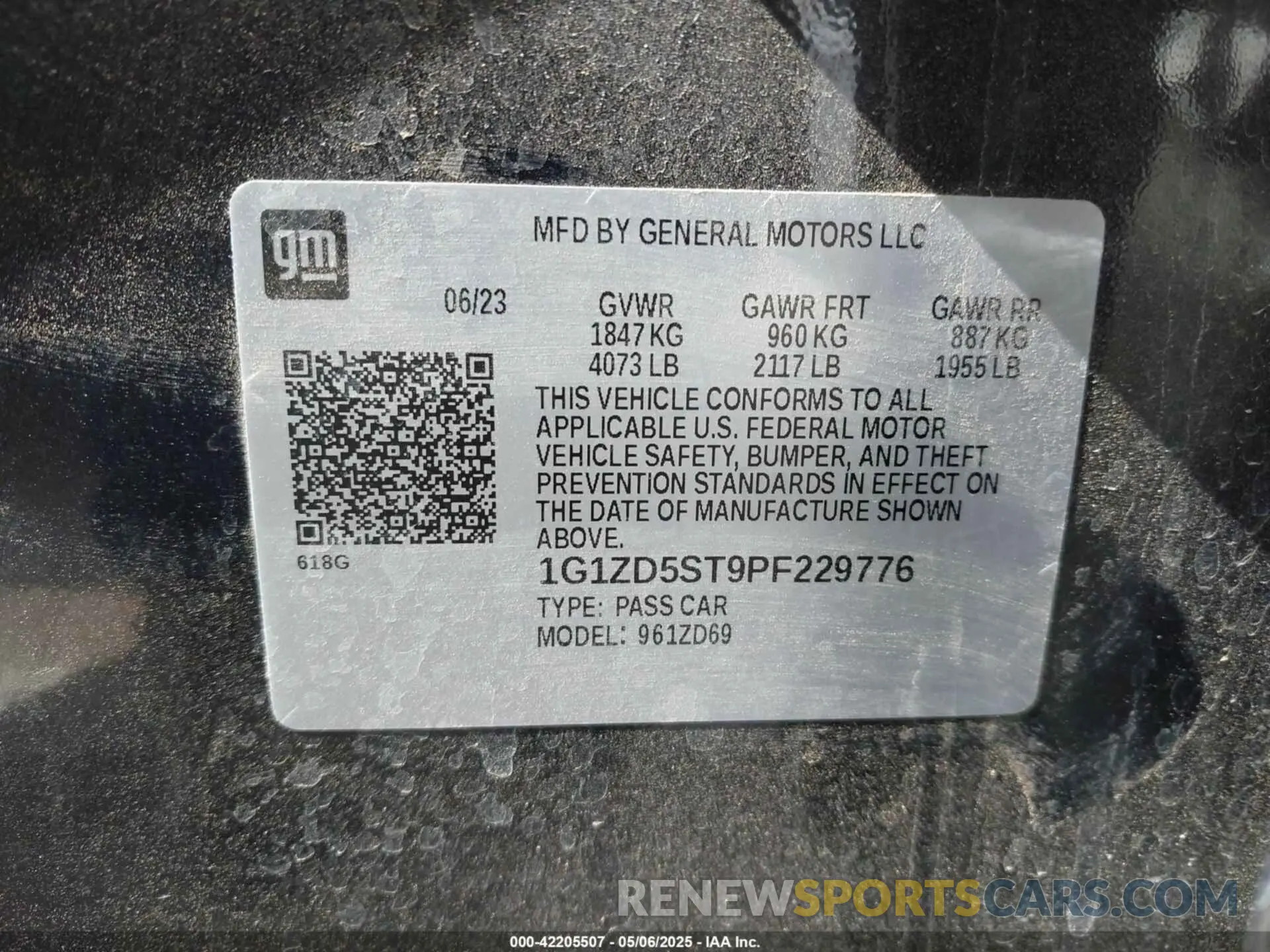 9 Photograph of a damaged car 1G1ZD5ST9PF229776 CHEVROLET MALIBU 2023
