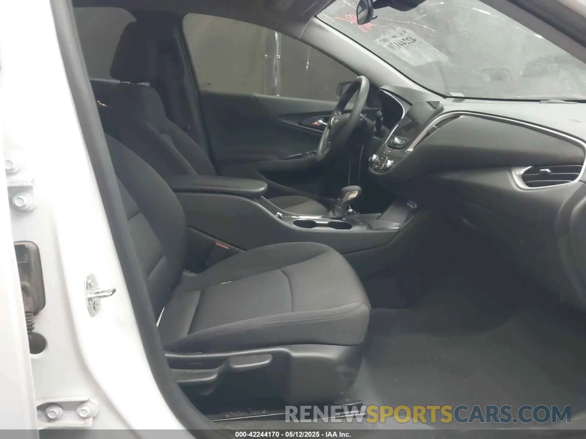 5 Photograph of a damaged car 1G1ZB5ST2RF135795 CHEVROLET MALIBU 2024
