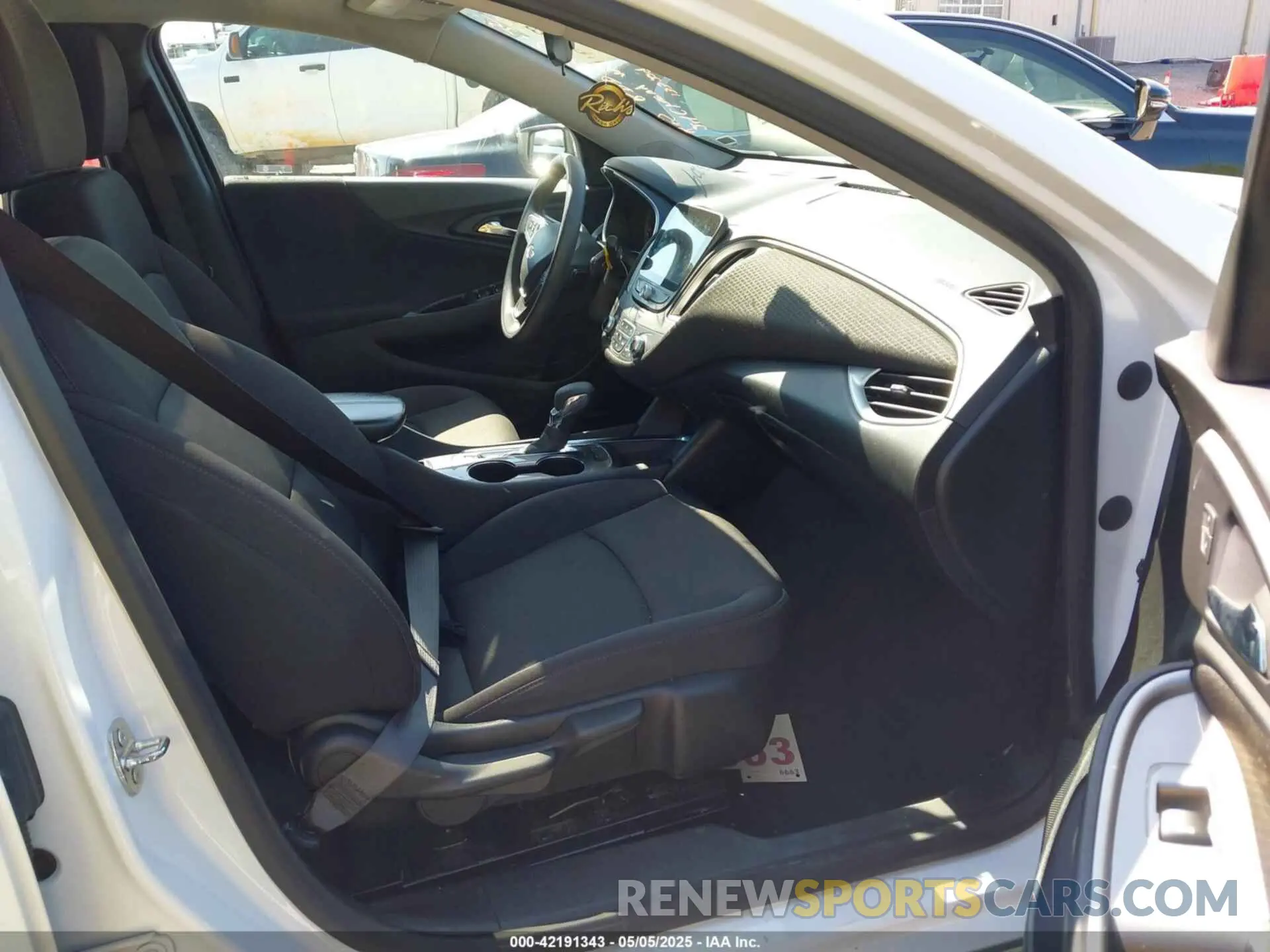5 Photograph of a damaged car 1G1ZD5ST0RF133229 CHEVROLET MALIBU 2024