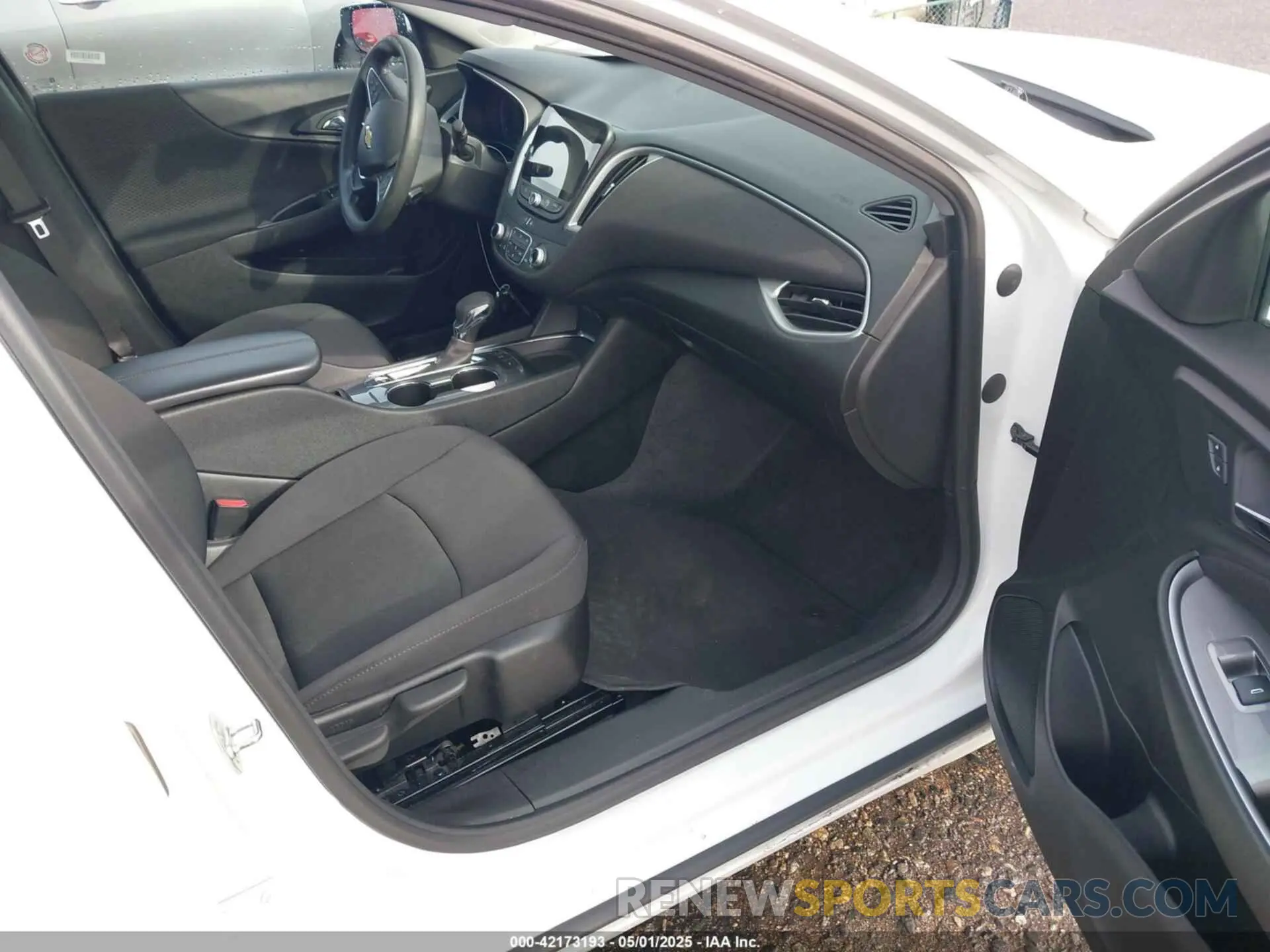 5 Photograph of a damaged car 1G1ZD5ST0RF164349 CHEVROLET MALIBU 2024