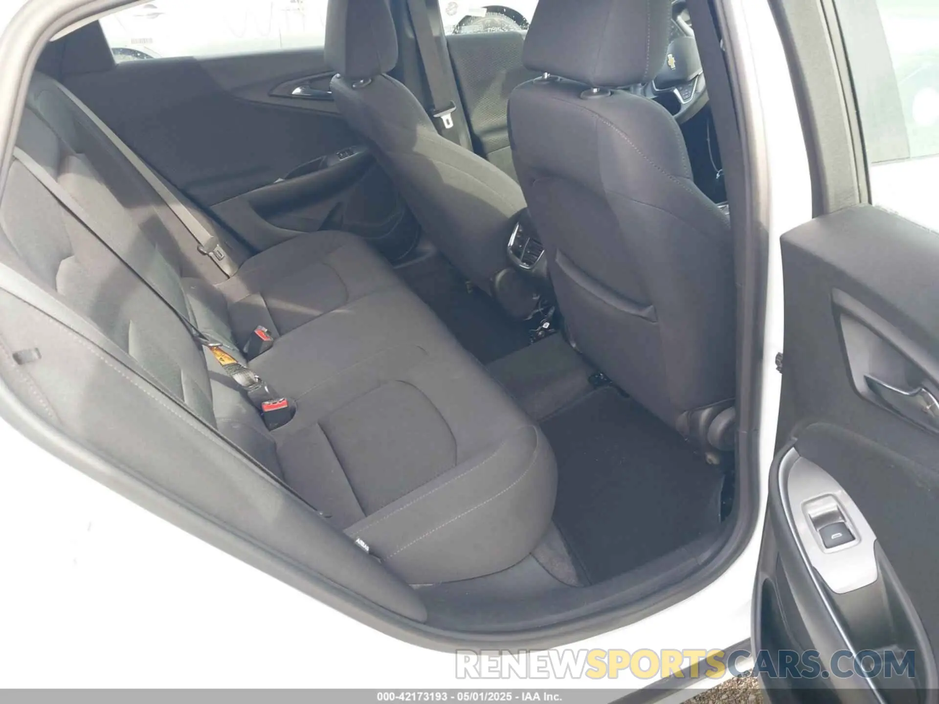 8 Photograph of a damaged car 1G1ZD5ST0RF164349 CHEVROLET MALIBU 2024