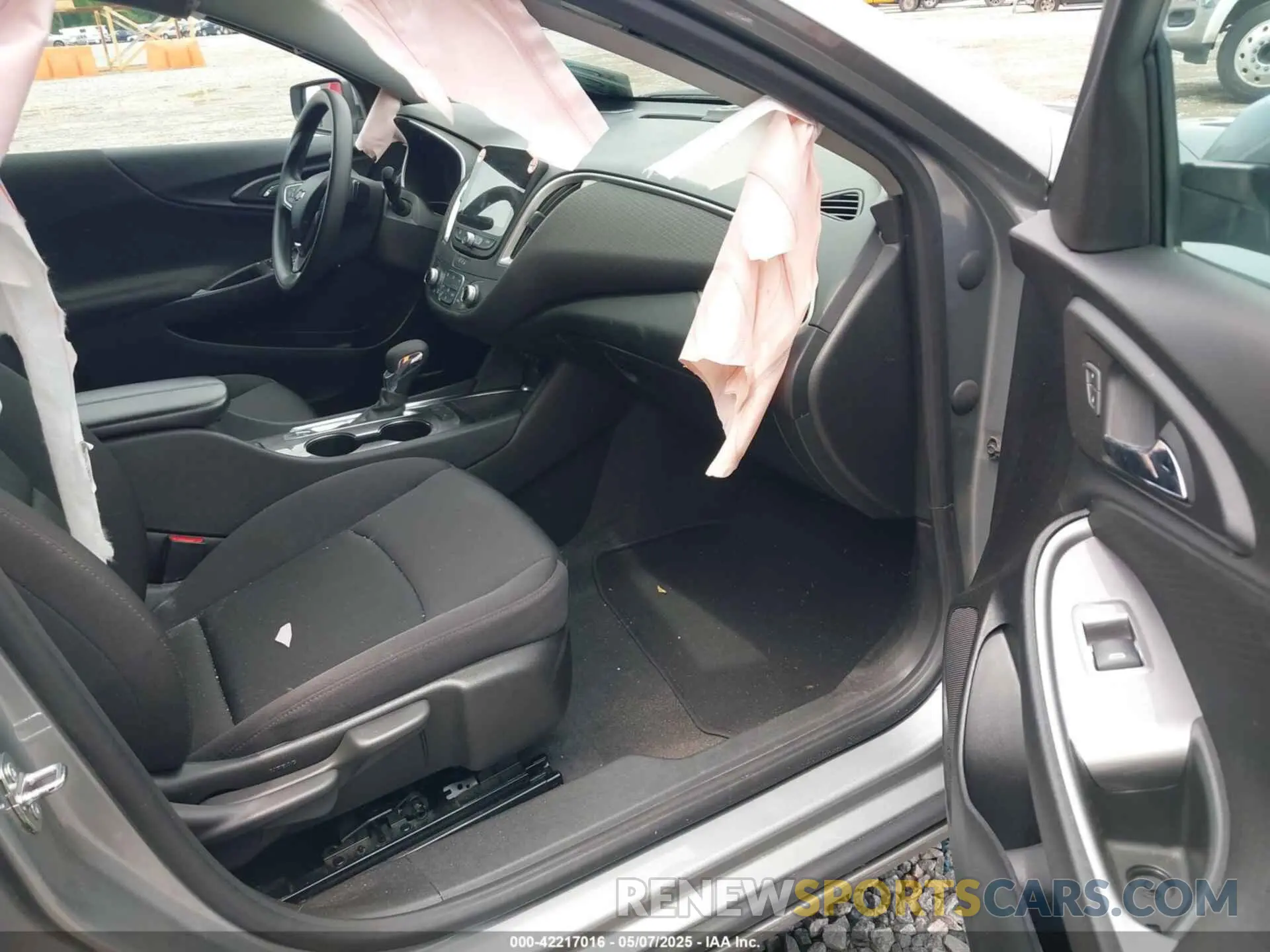 5 Photograph of a damaged car 1G1ZD5ST1RF153733 CHEVROLET MALIBU 2024