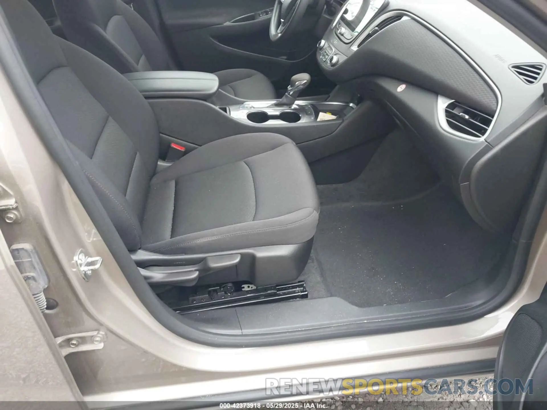 5 Photograph of a damaged car 1G1ZD5ST2RF120112 CHEVROLET MALIBU 2024