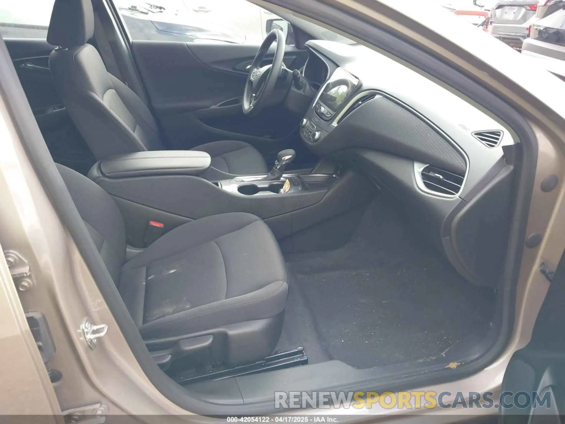 5 Photograph of a damaged car 1G1ZD5ST2RF138741 CHEVROLET MALIBU 2024