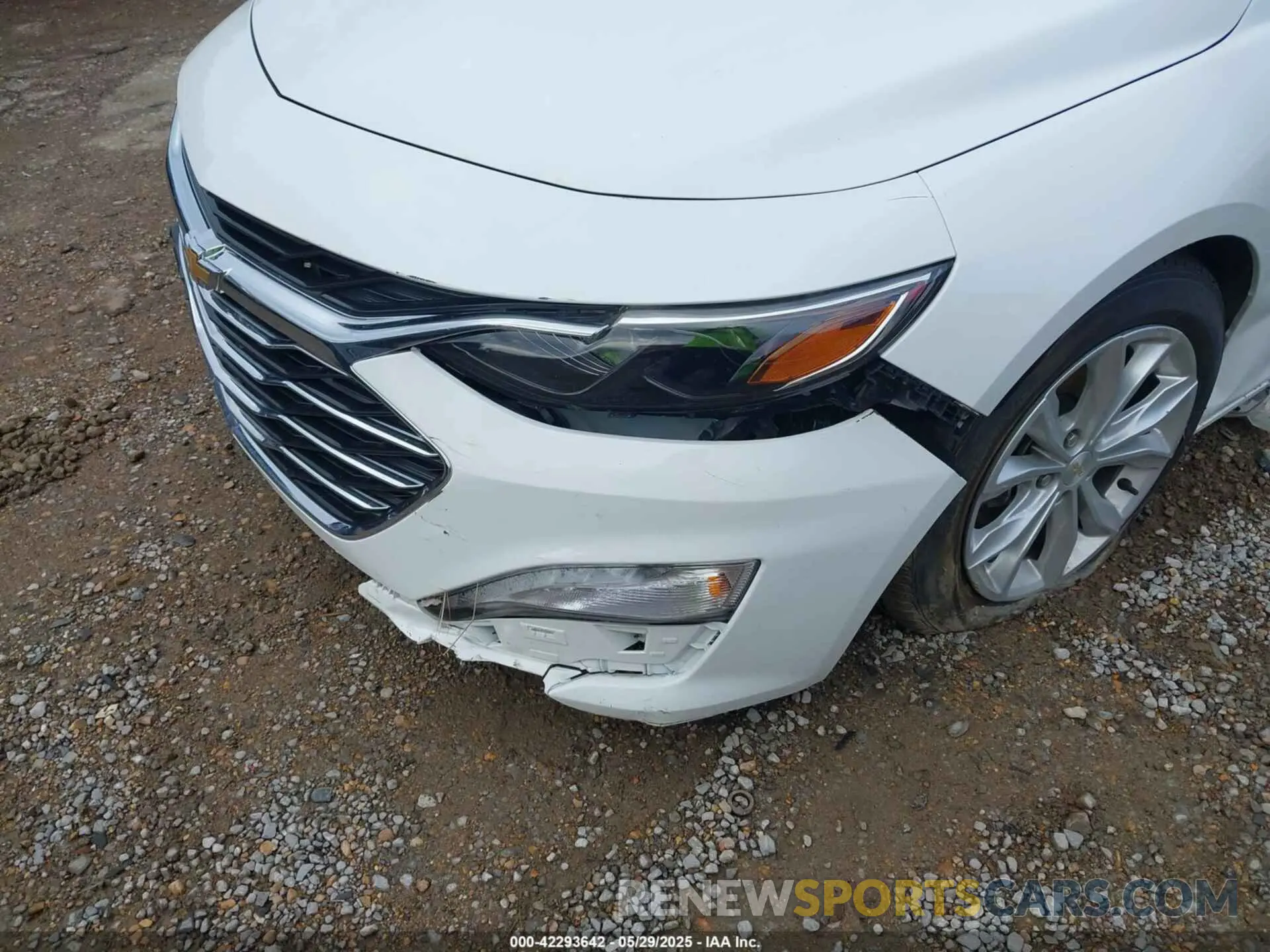19 Photograph of a damaged car 1G1ZD5ST3RF126372 CHEVROLET MALIBU 2024