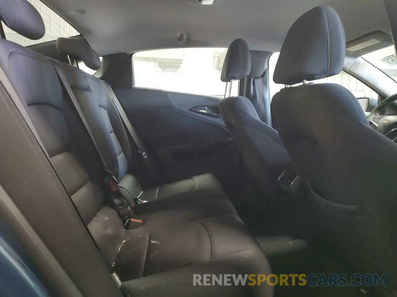 10 Photograph of a damaged car 1G1ZD5ST3RF138781 CHEVROLET MALIBU 2024