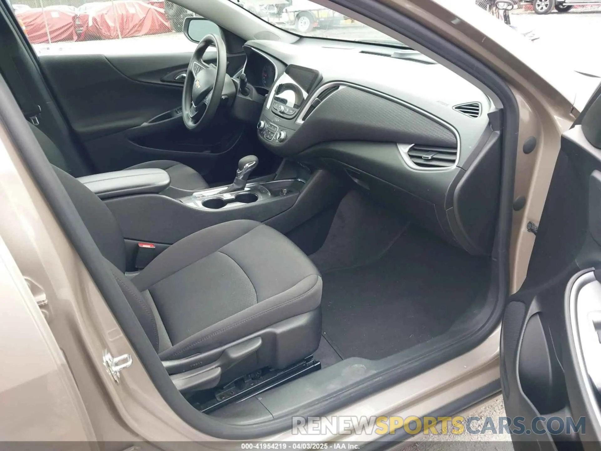 5 Photograph of a damaged car 1G1ZD5ST5RF121092 CHEVROLET MALIBU 2024