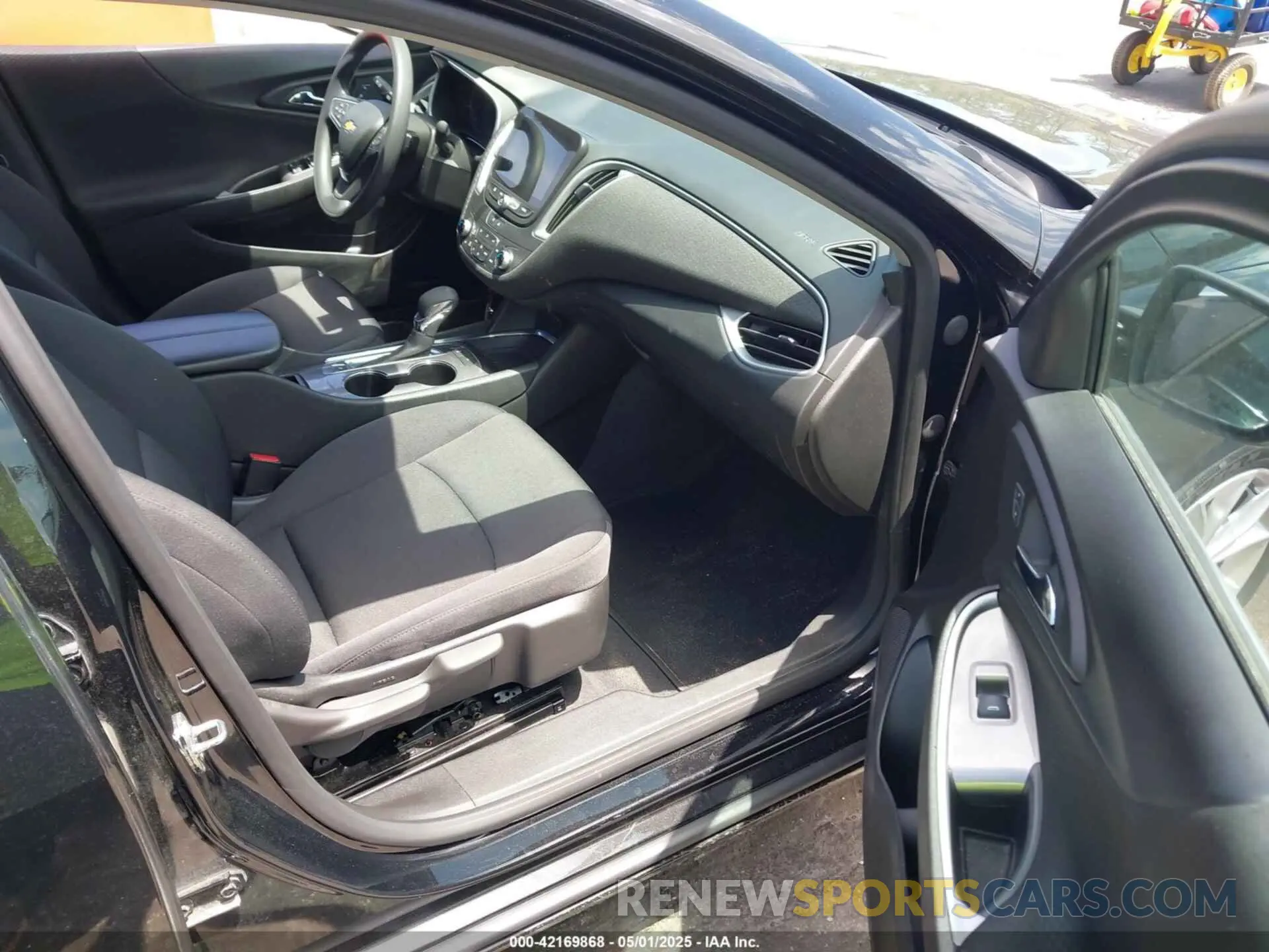 5 Photograph of a damaged car 1G1ZD5ST5RF132996 CHEVROLET MALIBU 2024