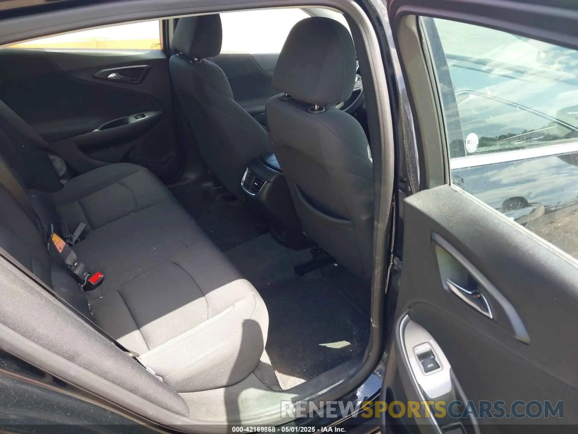 8 Photograph of a damaged car 1G1ZD5ST5RF132996 CHEVROLET MALIBU 2024