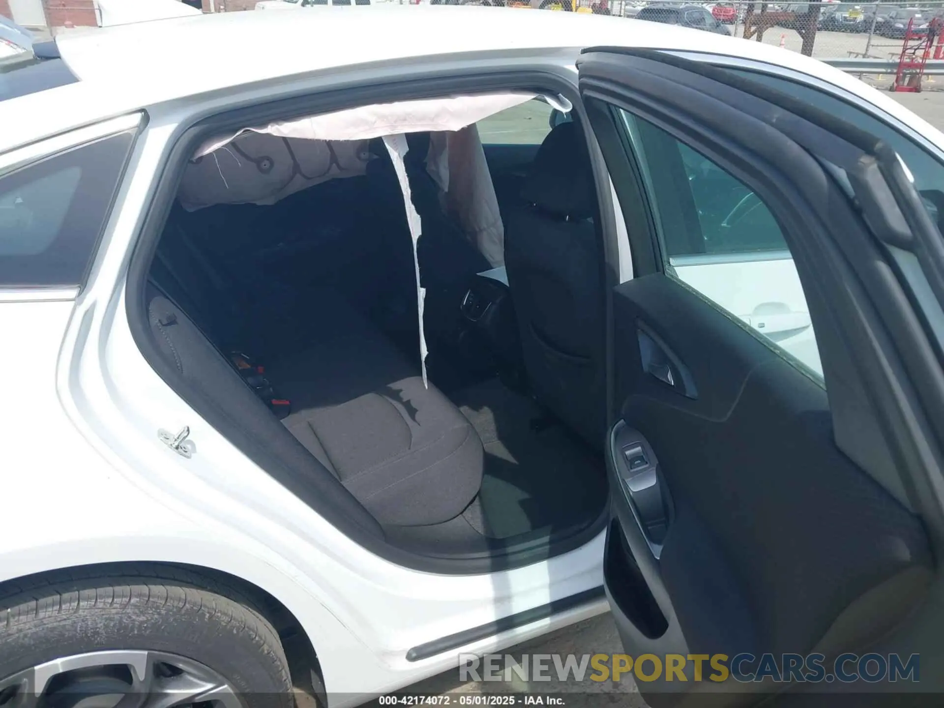 8 Photograph of a damaged car 1G1ZD5ST5RF140452 CHEVROLET MALIBU 2024