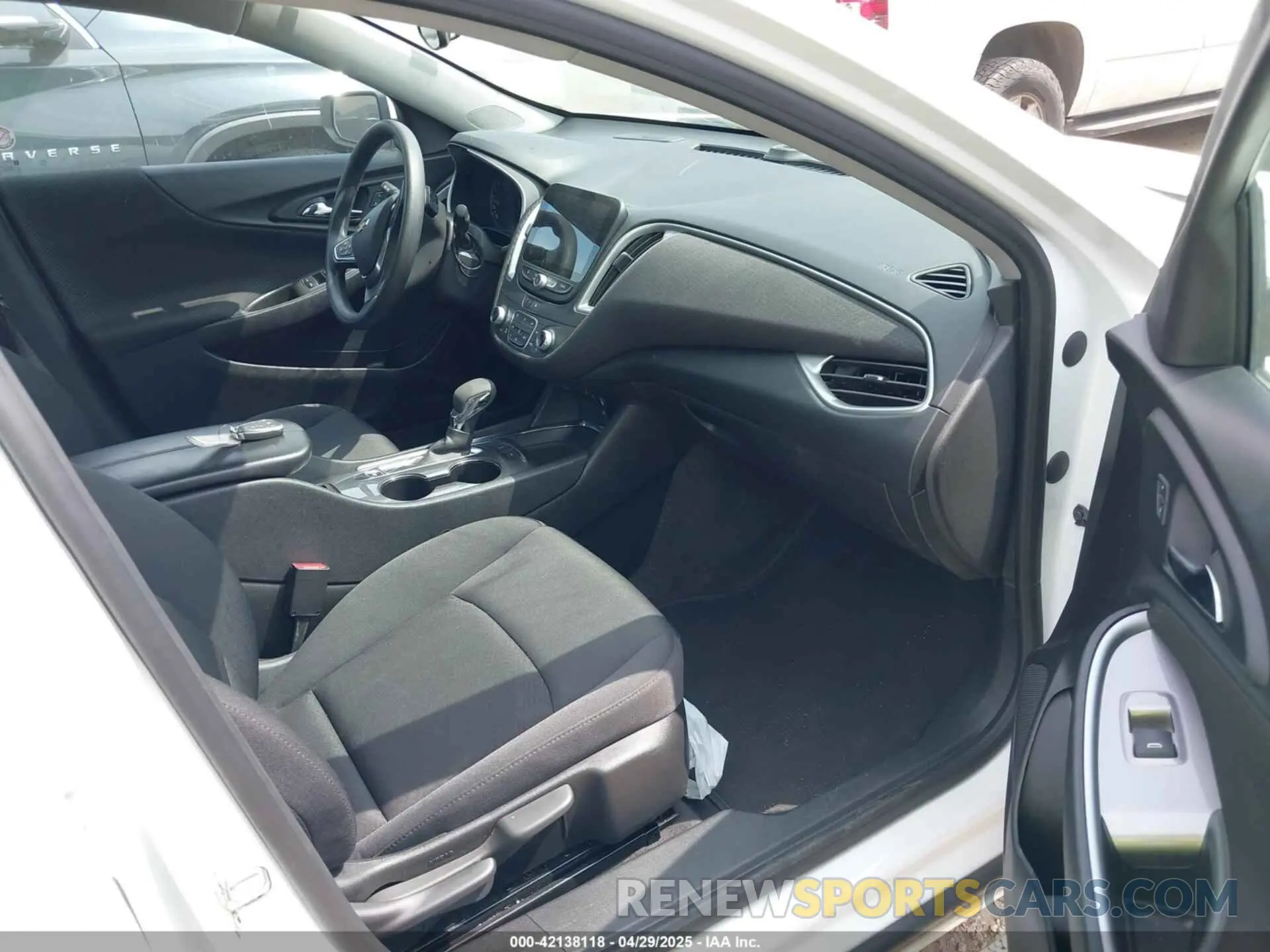 5 Photograph of a damaged car 1G1ZD5ST6RF147006 CHEVROLET MALIBU 2024