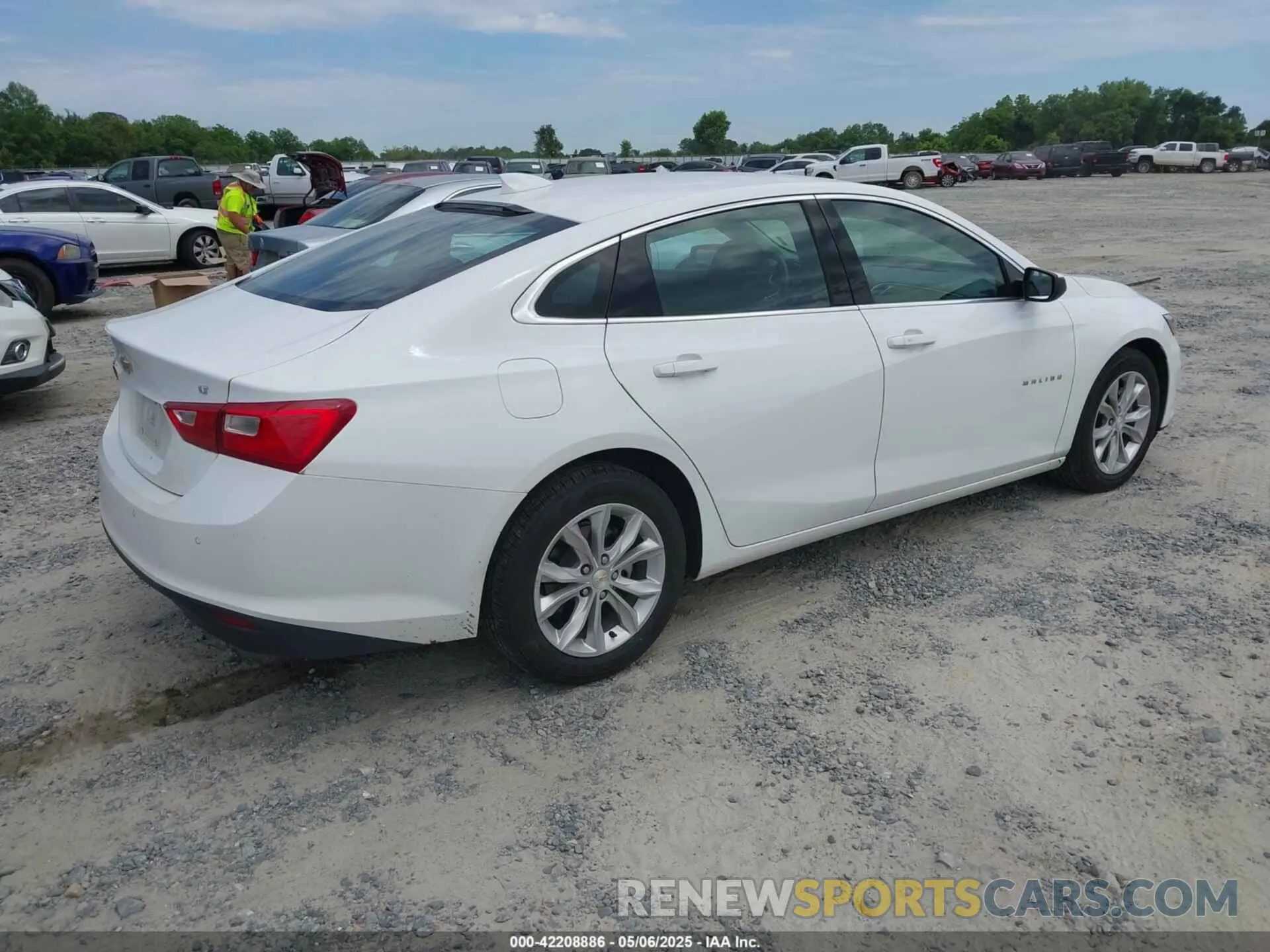 4 Photograph of a damaged car 1G1ZD5ST7RF105489 CHEVROLET MALIBU 2024