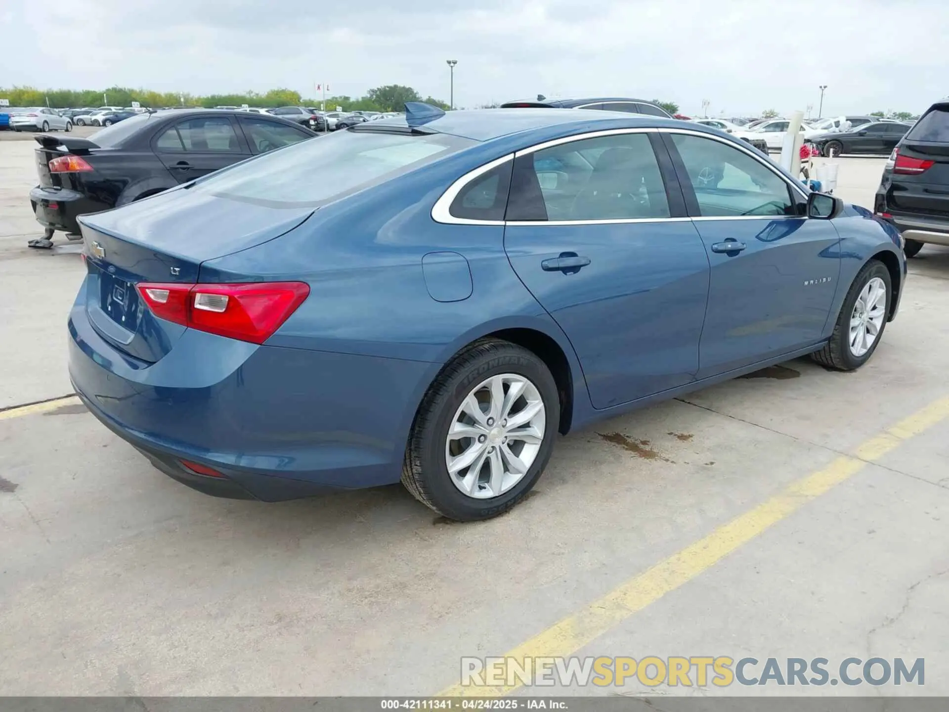 4 Photograph of a damaged car 1G1ZD5ST9RF235211 CHEVROLET MALIBU 2024