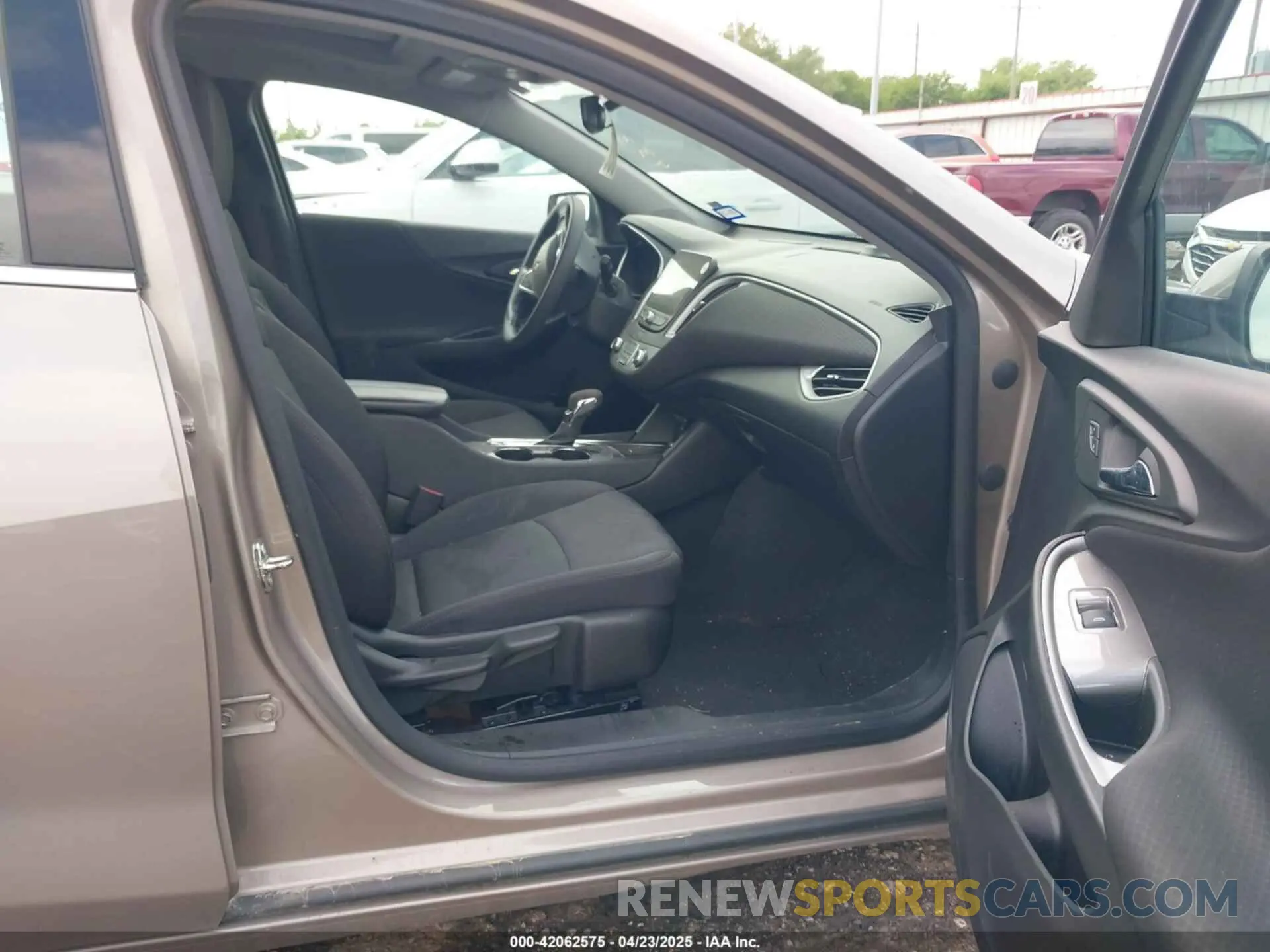 5 Photograph of a damaged car 1G1ZD5STXRF114820 CHEVROLET MALIBU 2024