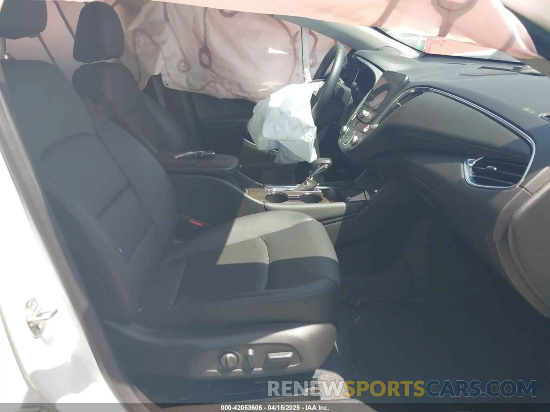 5 Photograph of a damaged car 1G1ZE5ST1RF188902 CHEVROLET MALIBU 2024
