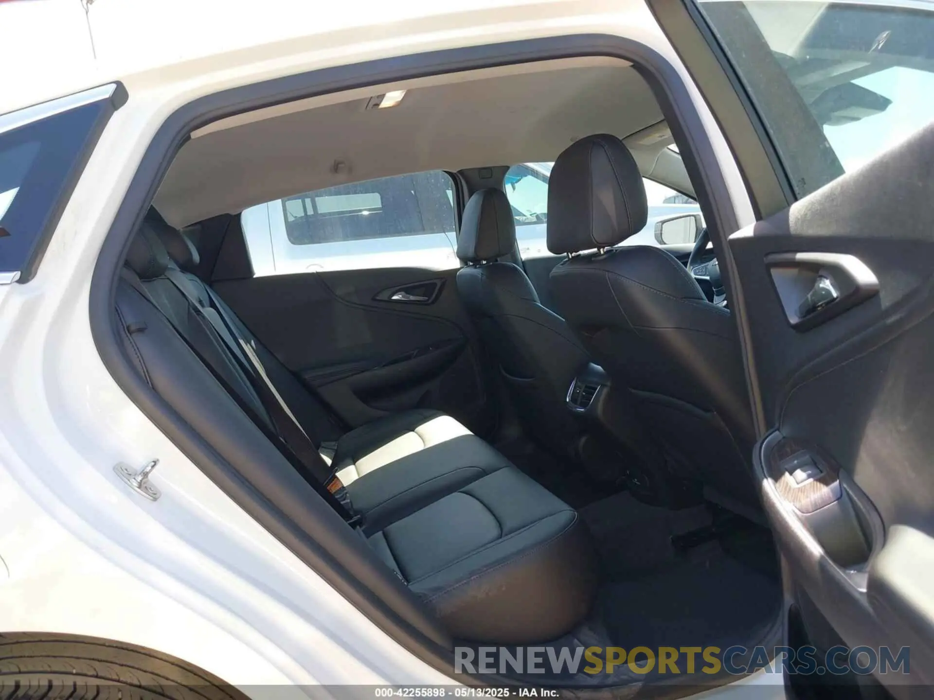 8 Photograph of a damaged car 1G1ZE5STXRF162699 CHEVROLET MALIBU 2024