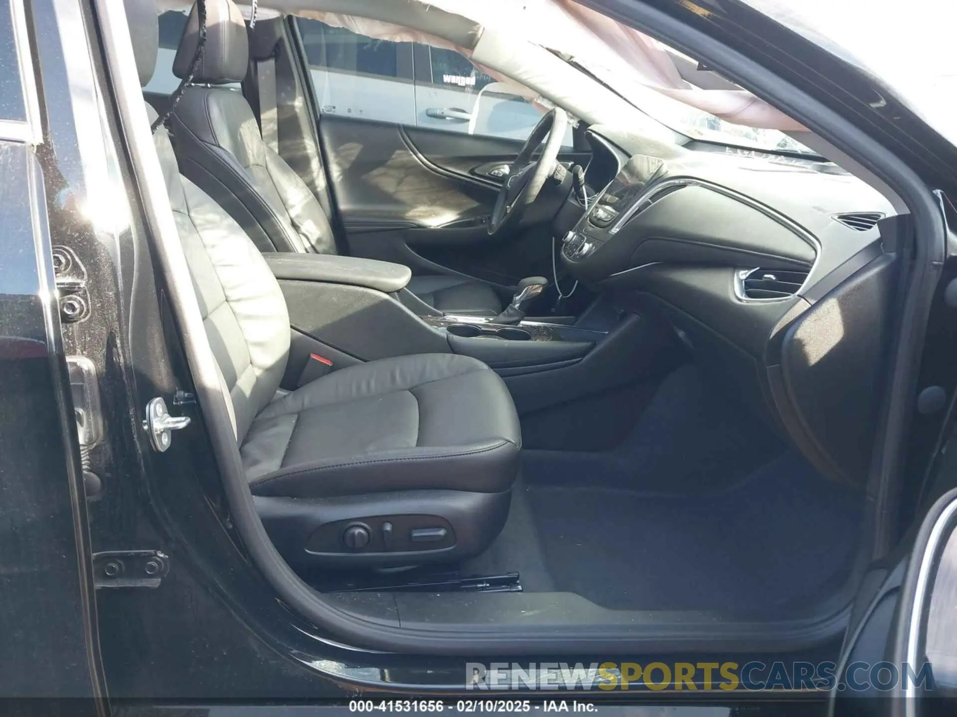 5 Photograph of a damaged car 1G1ZE5STXRF211173 CHEVROLET MALIBU 2024