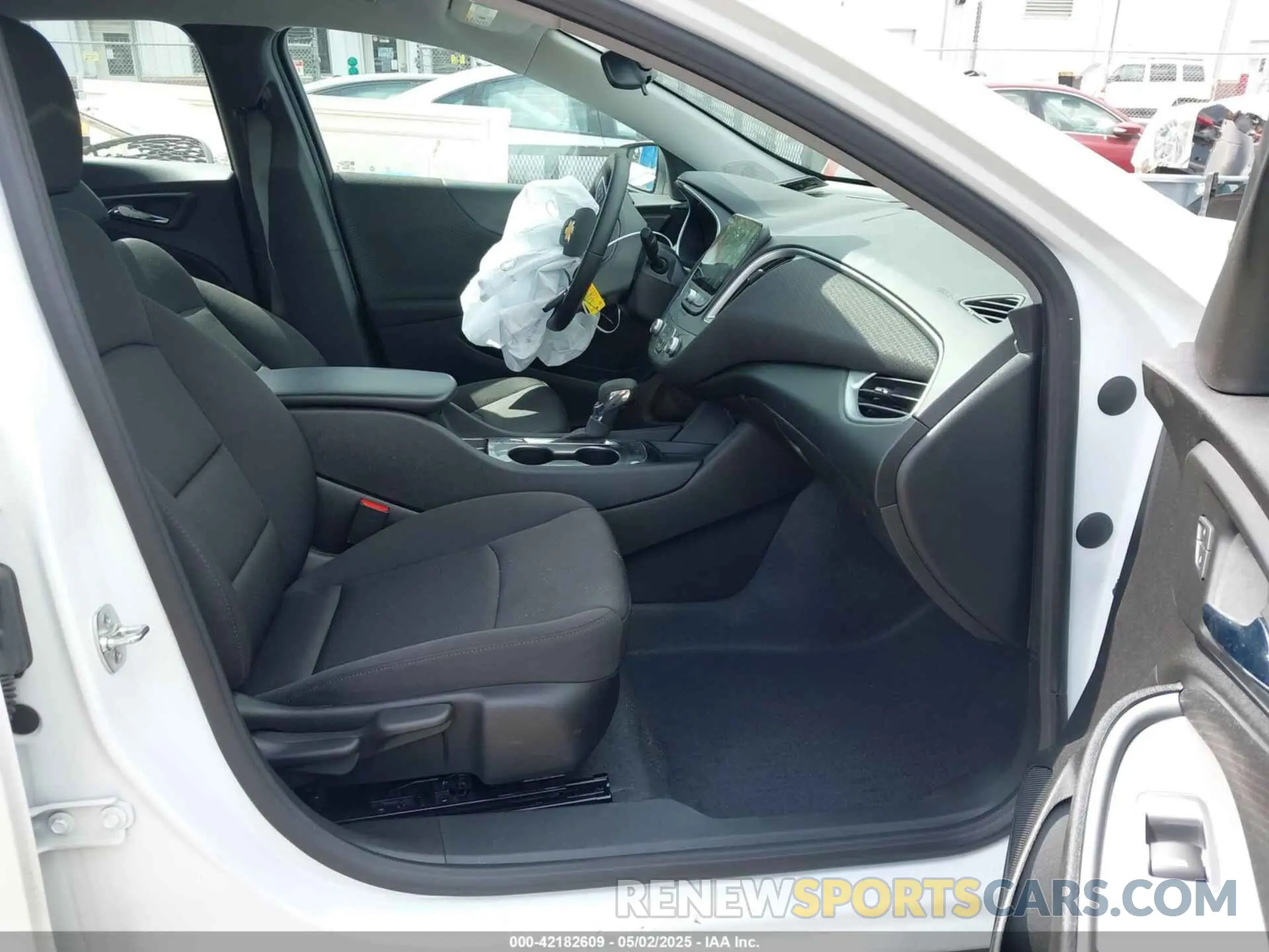 5 Photograph of a damaged car 1G1ZG5ST0RF174385 CHEVROLET MALIBU 2024