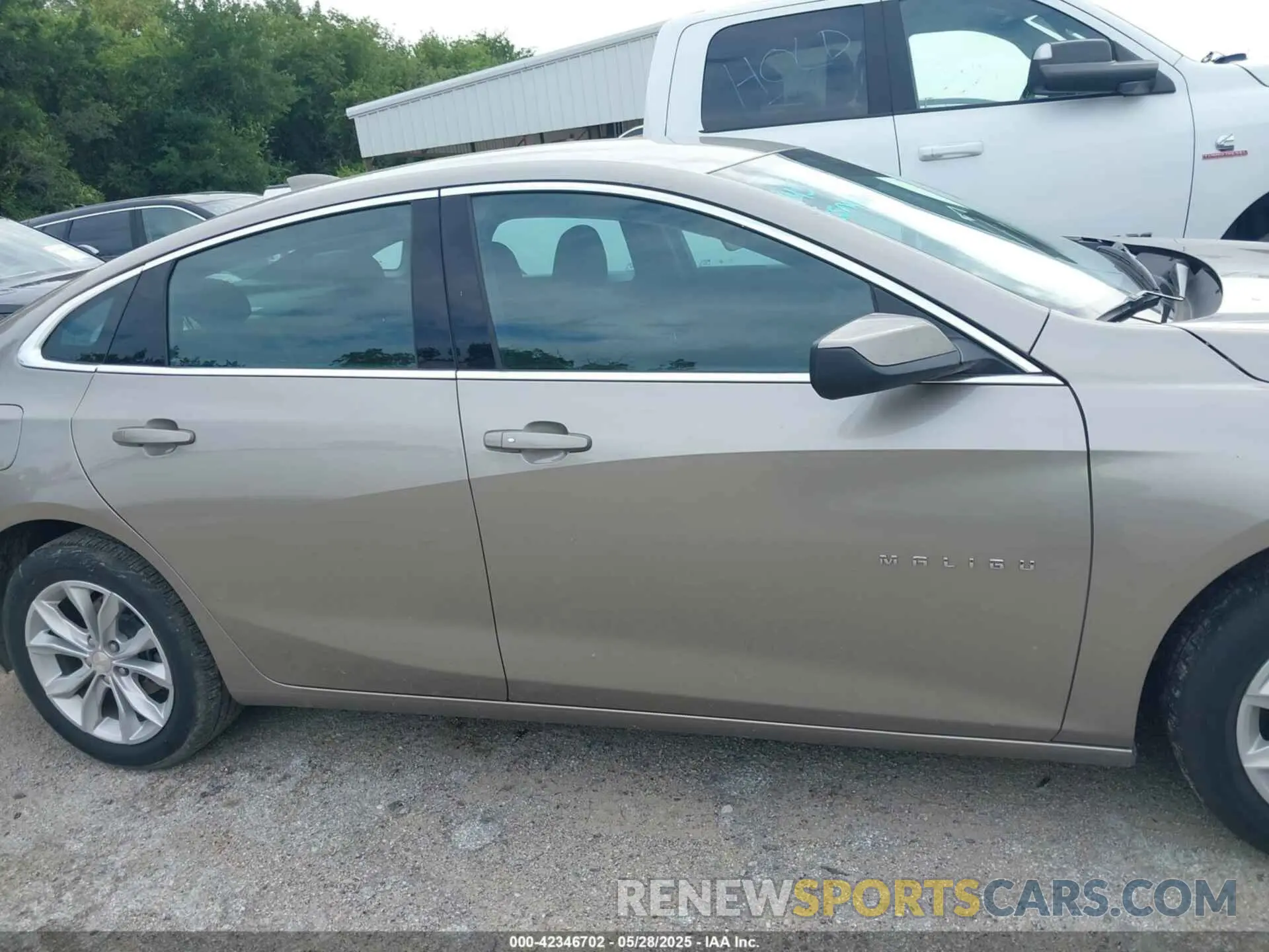 13 Photograph of a damaged car 1G1ZD5ST0SF115643 CHEVROLET MALIBU 2025