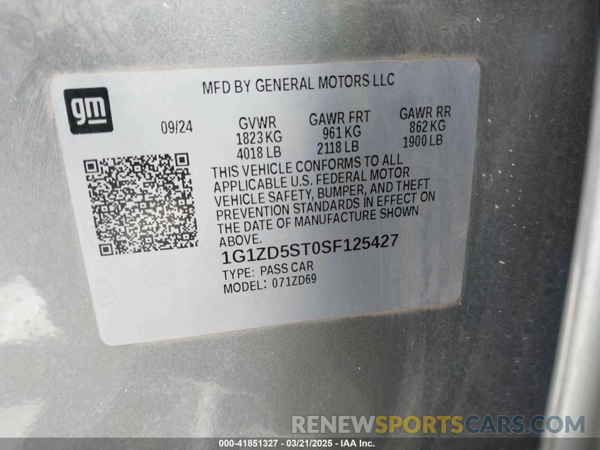 9 Photograph of a damaged car 1G1ZD5ST0SF125427 CHEVROLET MALIBU 2025