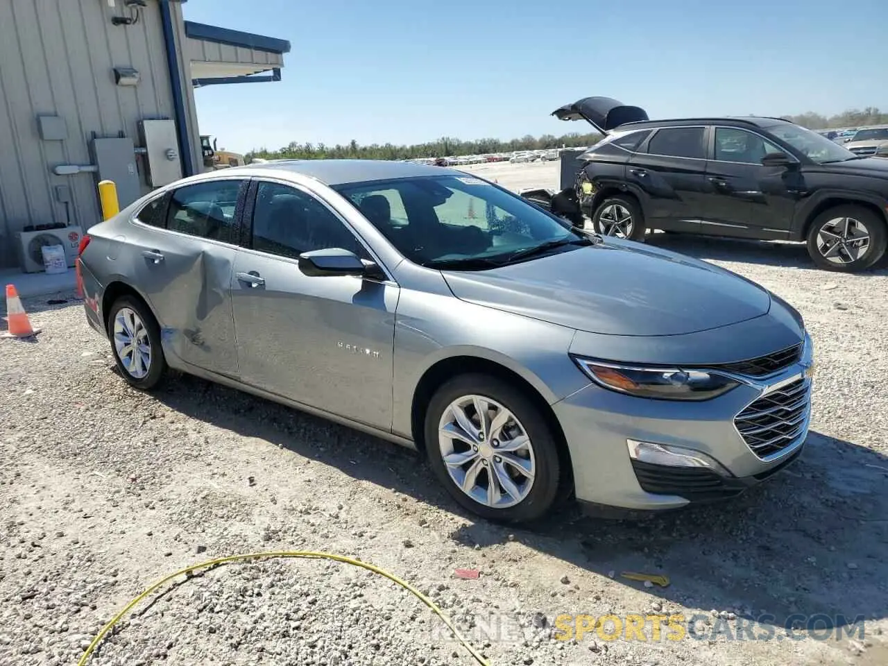 4 Photograph of a damaged car 1G1ZD5ST0SF126304 CHEVROLET MALIBU 2025
