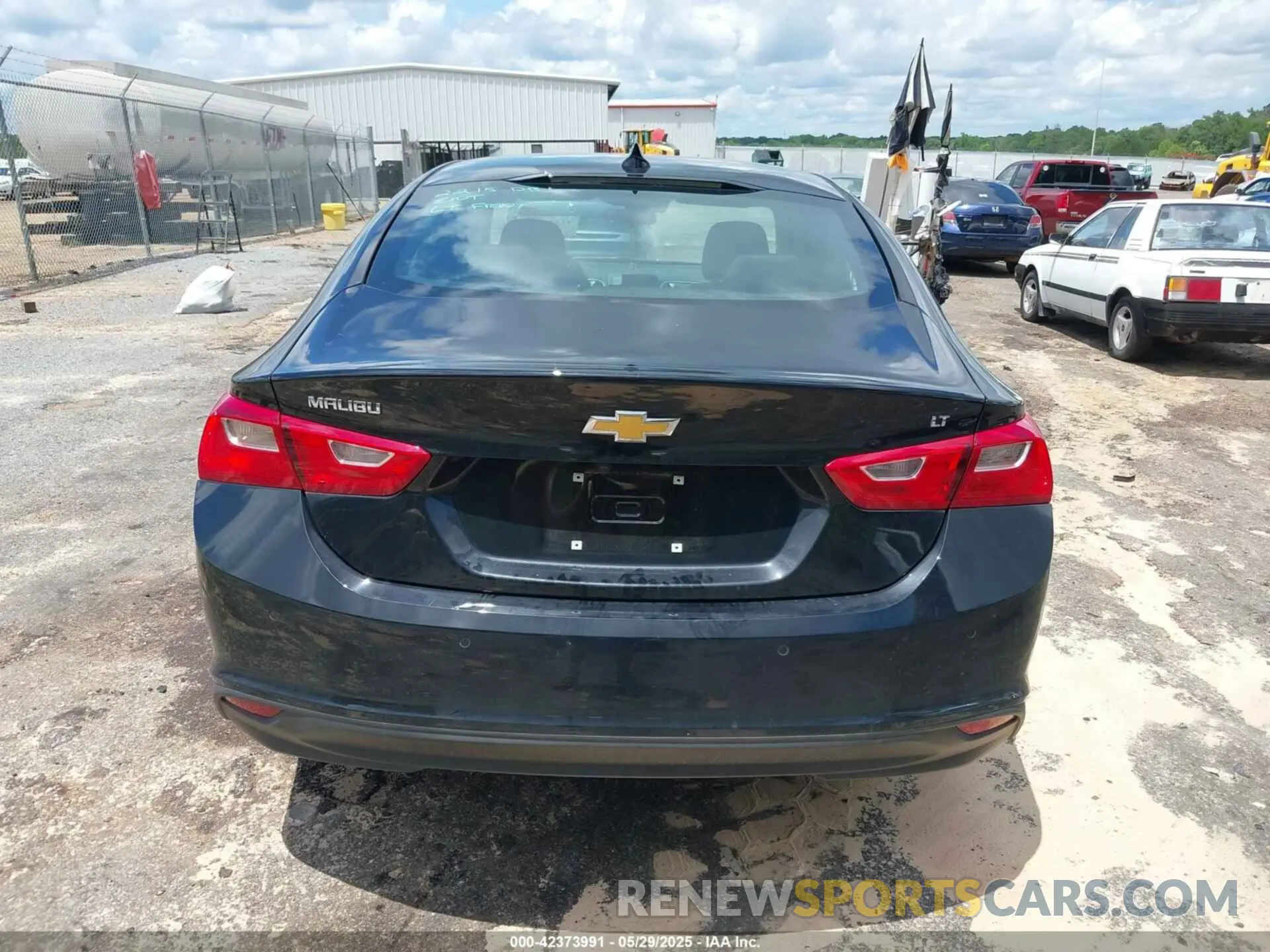 16 Photograph of a damaged car 1G1ZD5ST0SF152935 CHEVROLET MALIBU 2025
