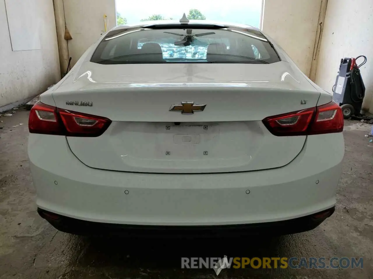 6 Photograph of a damaged car 1G1ZD5ST2SF114381 CHEVROLET MALIBU 2025