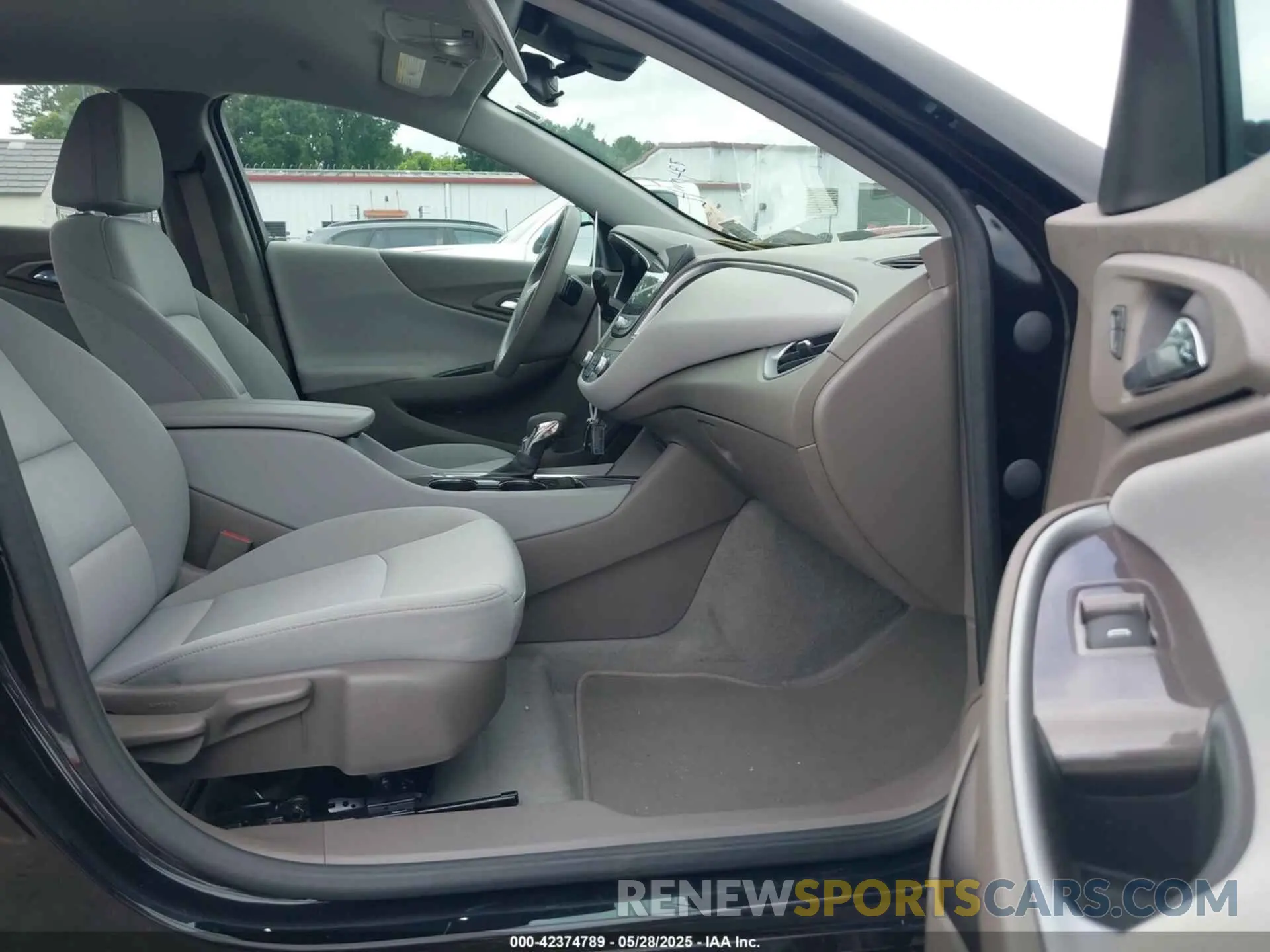 5 Photograph of a damaged car 1G1ZD5ST2SF138552 CHEVROLET MALIBU 2025