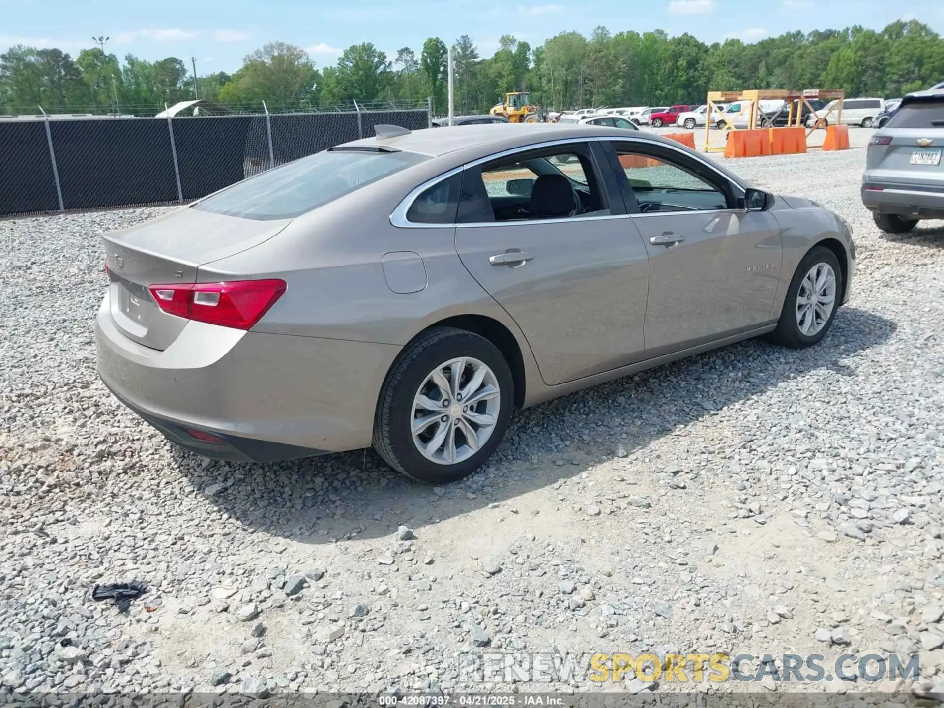 4 Photograph of a damaged car 1G1ZD5ST2SF148224 CHEVROLET MALIBU 2025