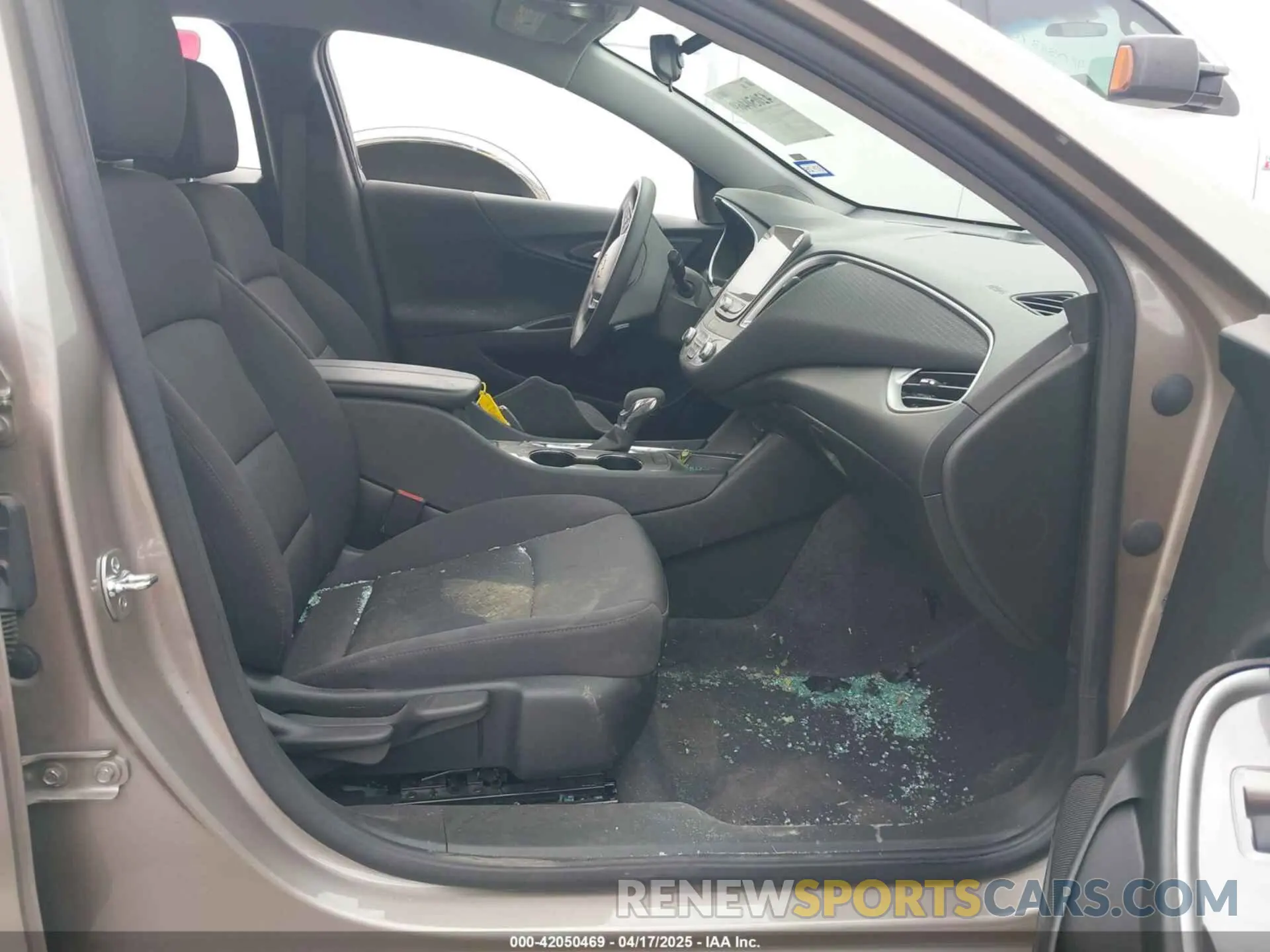 5 Photograph of a damaged car 1G1ZD5ST3SF112672 CHEVROLET MALIBU 2025