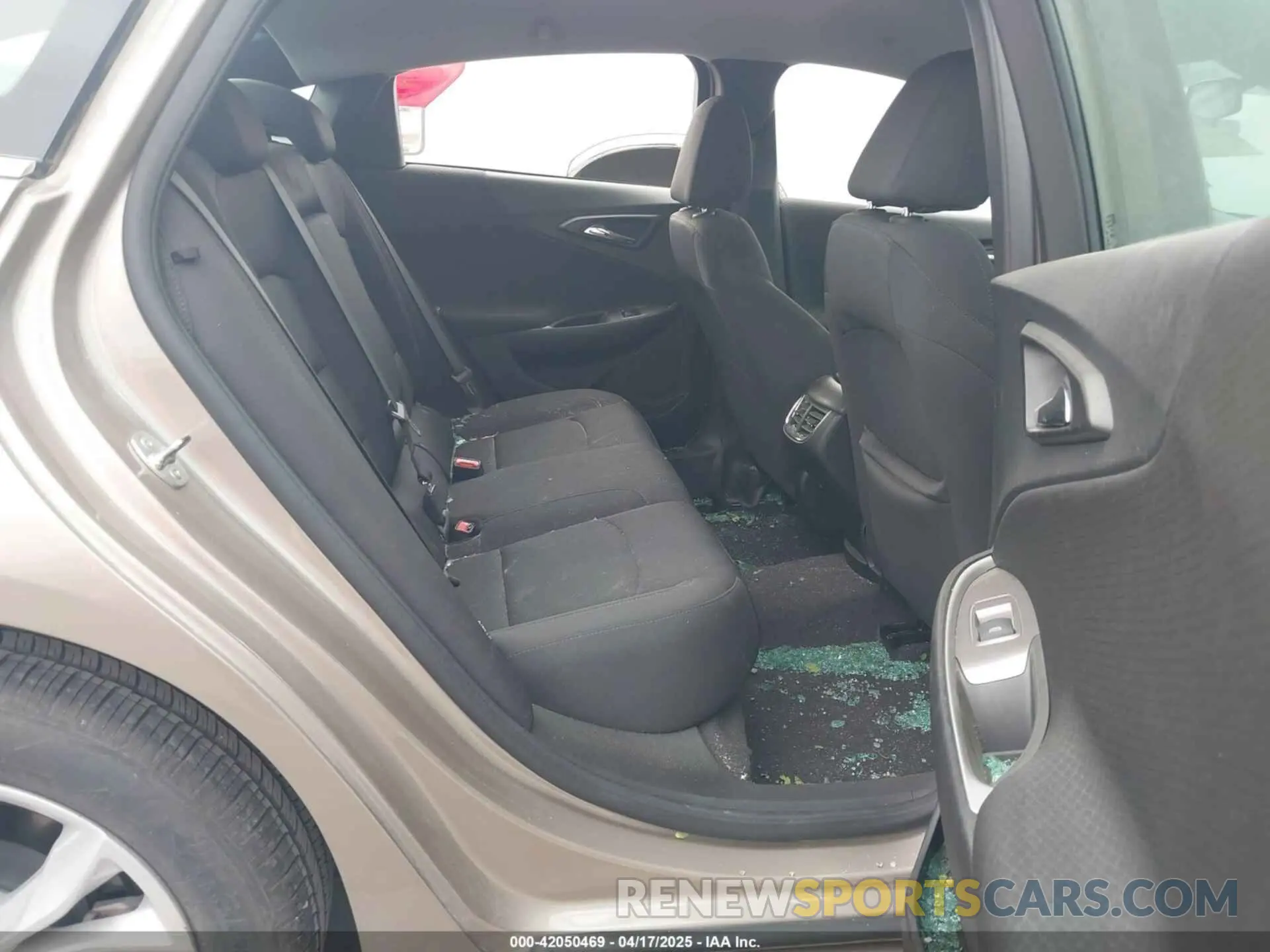 8 Photograph of a damaged car 1G1ZD5ST3SF112672 CHEVROLET MALIBU 2025