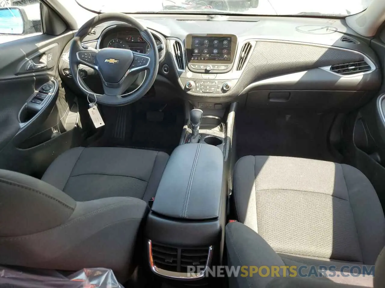 8 Photograph of a damaged car 1G1ZD5ST4SF124930 CHEVROLET MALIBU 2025