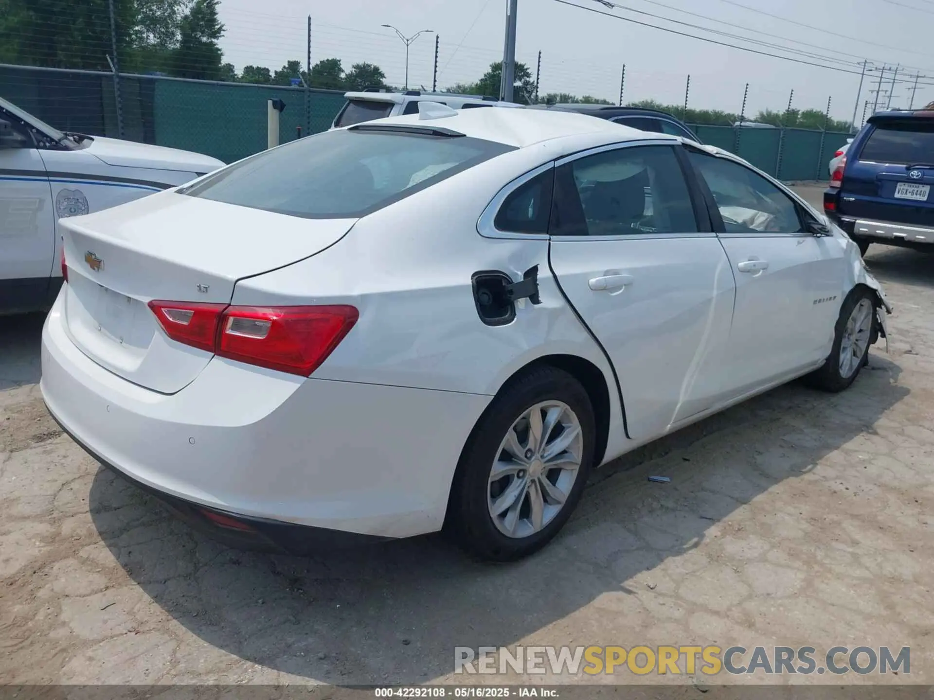 4 Photograph of a damaged car 1G1ZD5ST4SF126371 CHEVROLET MALIBU 2025