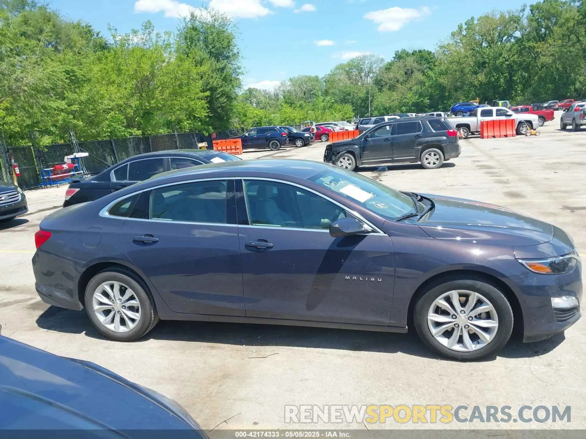 13 Photograph of a damaged car 1G1ZD5ST5SF112401 CHEVROLET MALIBU 2025