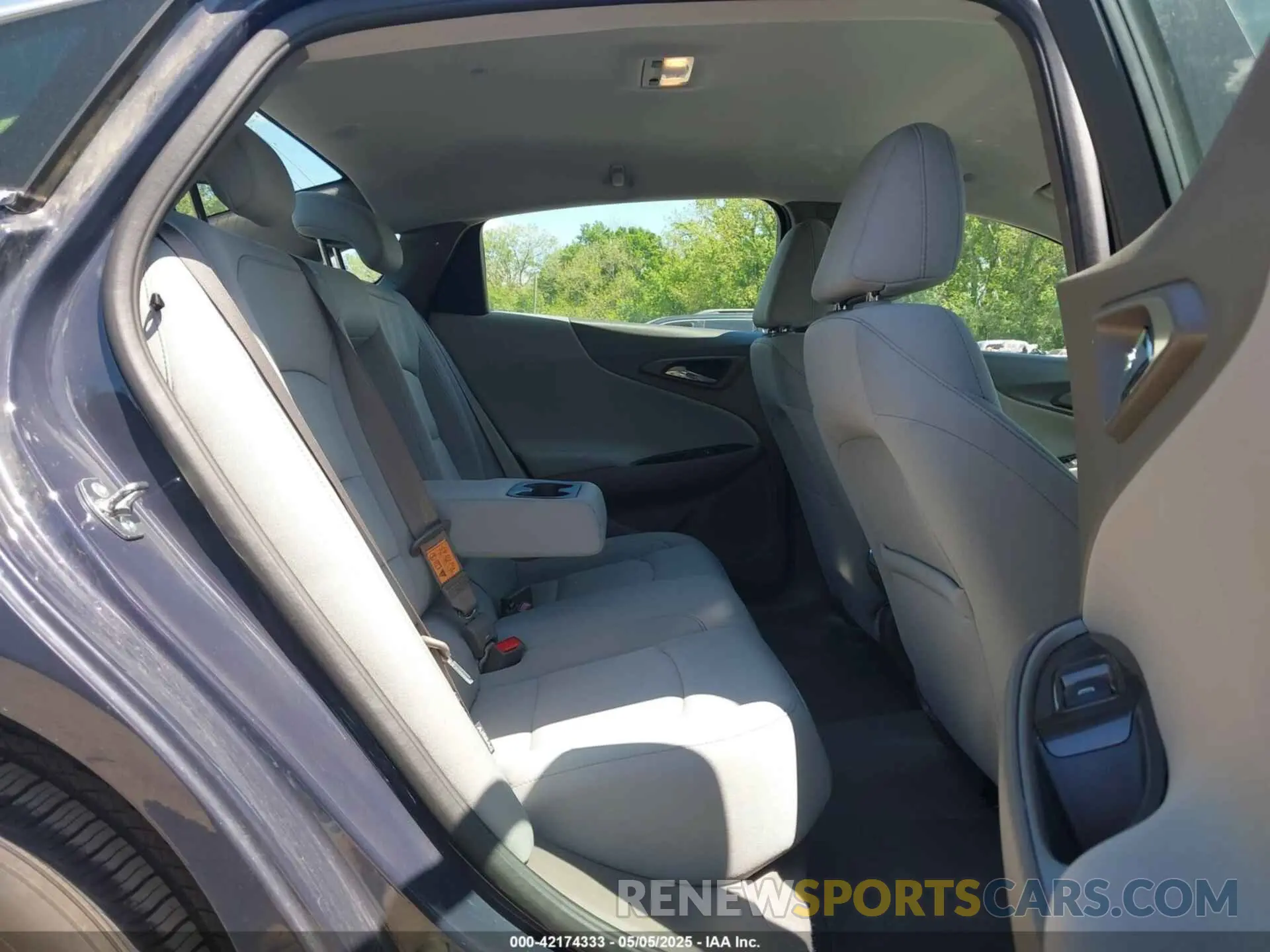 8 Photograph of a damaged car 1G1ZD5ST5SF112401 CHEVROLET MALIBU 2025