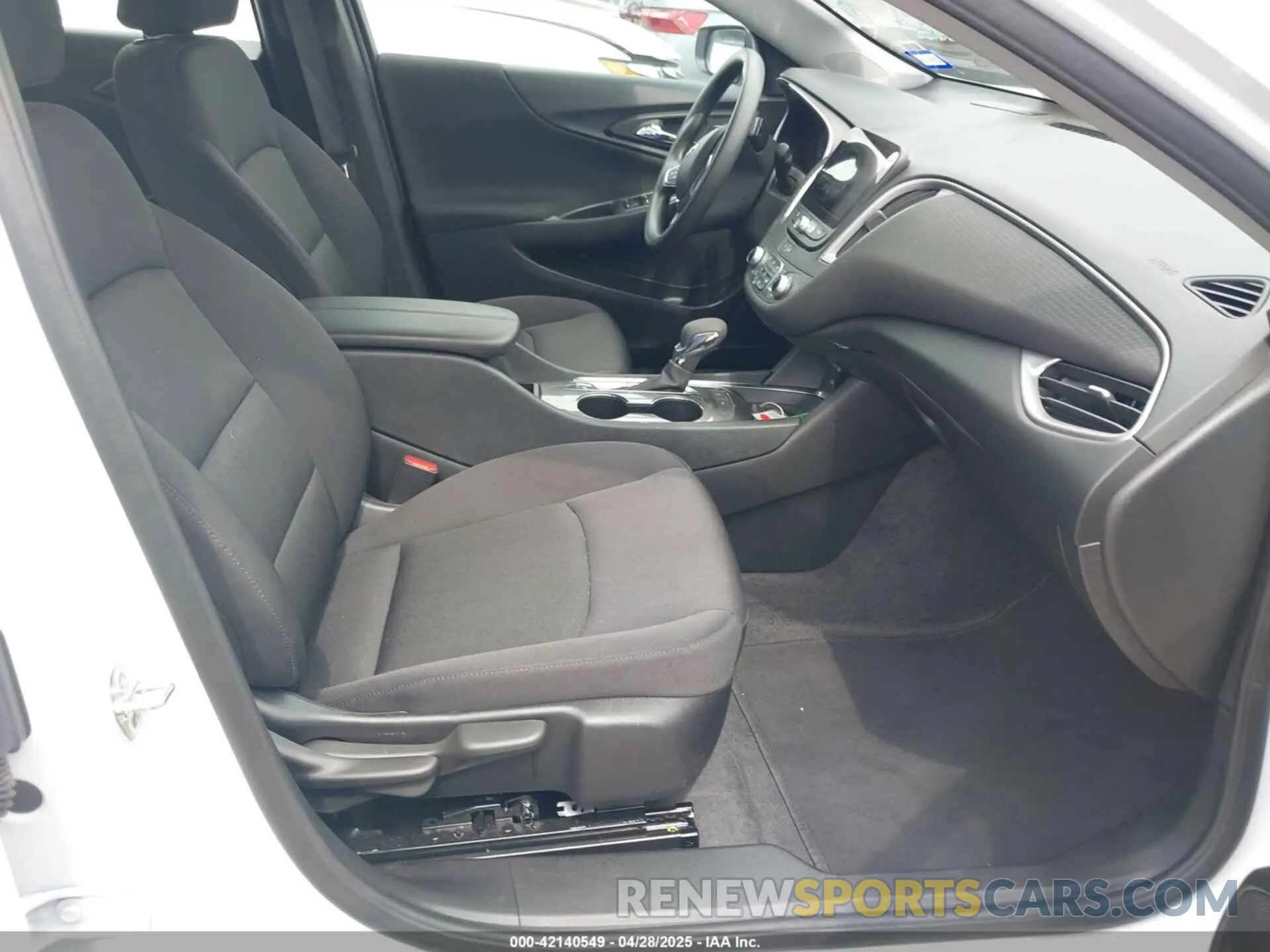 5 Photograph of a damaged car 1G1ZD5ST5SF130350 CHEVROLET MALIBU 2025