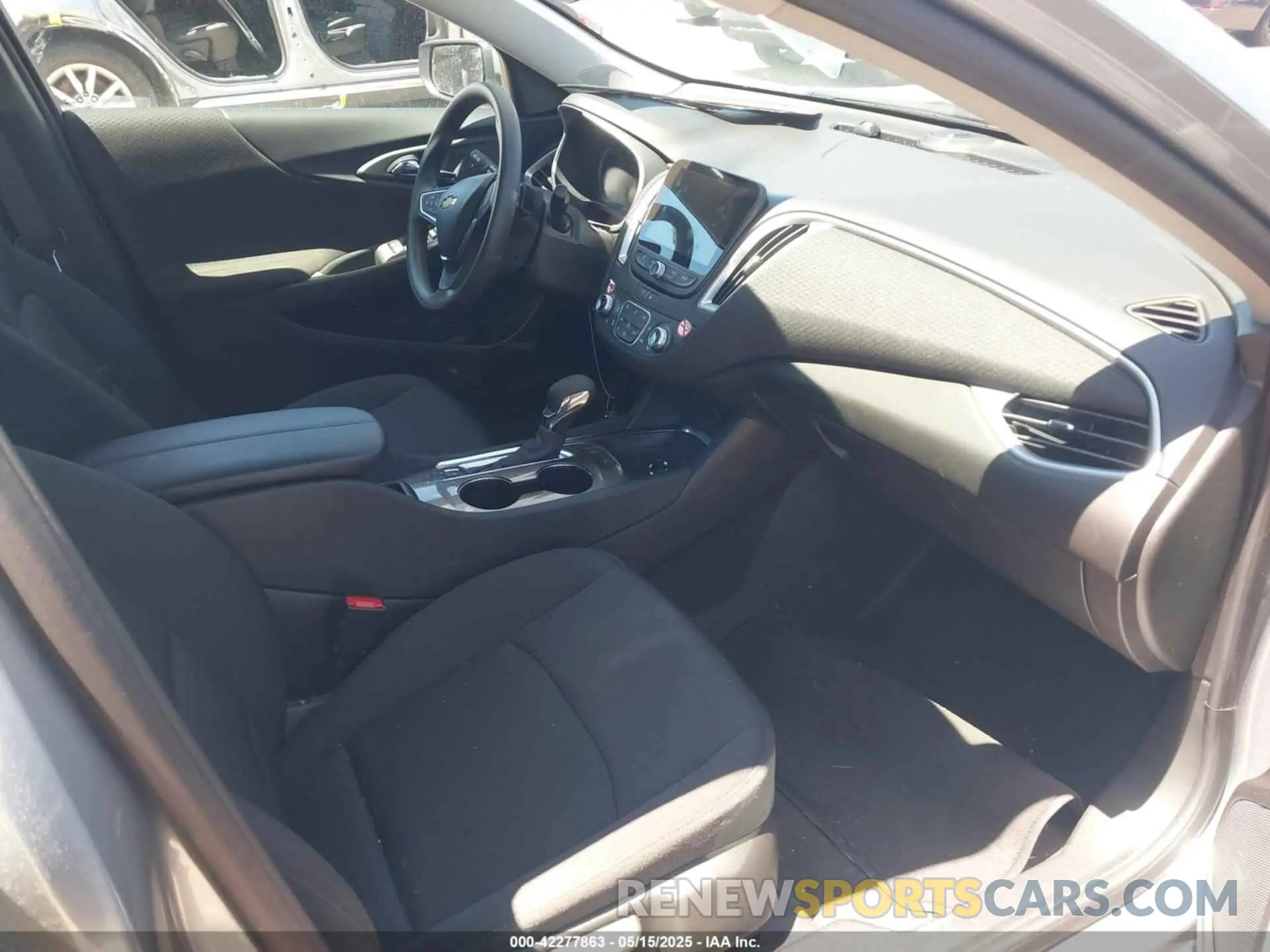 5 Photograph of a damaged car 1G1ZD5ST5SF156074 CHEVROLET MALIBU 2025