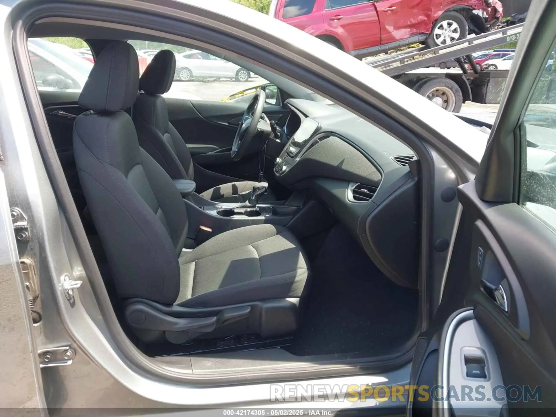 5 Photograph of a damaged car 1G1ZD5ST7SF135128 CHEVROLET MALIBU 2025