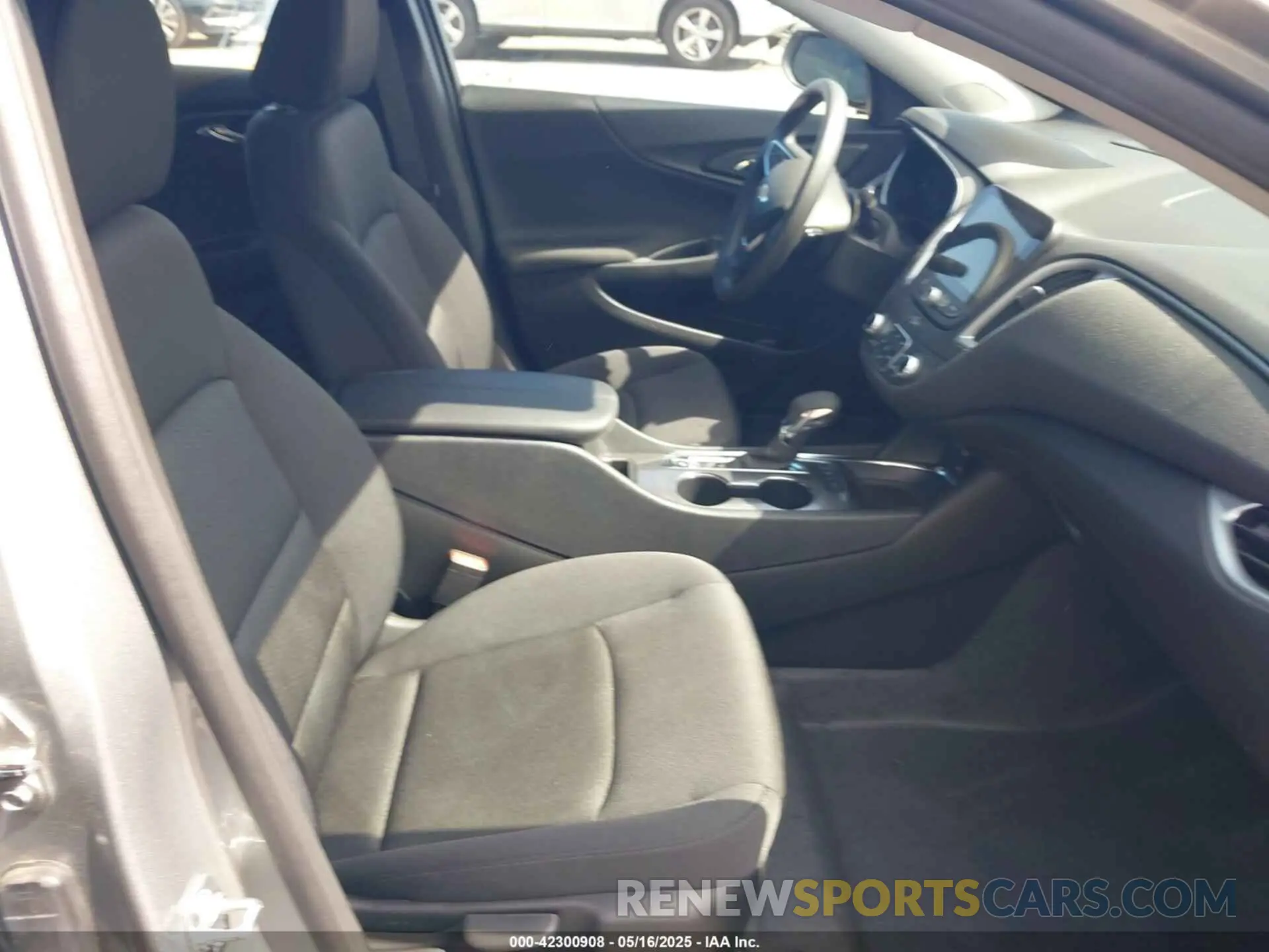 5 Photograph of a damaged car 1G1ZD5ST8SF105782 CHEVROLET MALIBU 2025