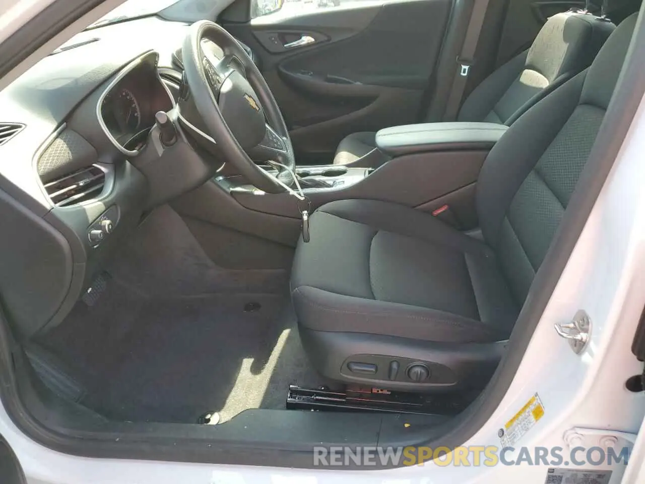 7 Photograph of a damaged car 1G1ZD5ST8SF129211 CHEVROLET MALIBU 2025