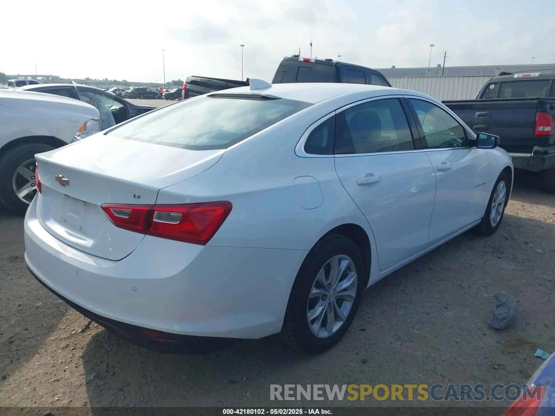 4 Photograph of a damaged car 1G1ZD5ST9SF130822 CHEVROLET MALIBU 2025