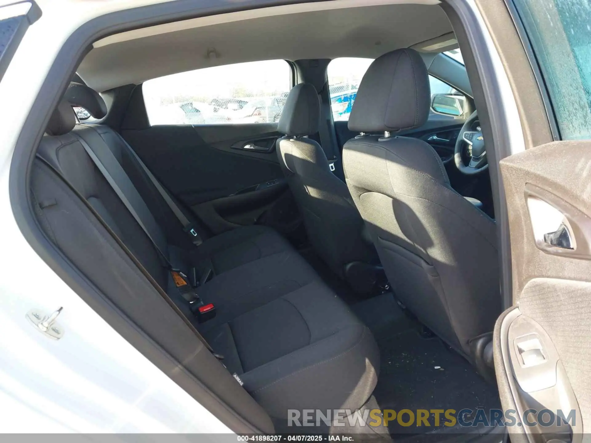 8 Photograph of a damaged car 1G1ZG5ST6SF131837 CHEVROLET MALIBU 2025