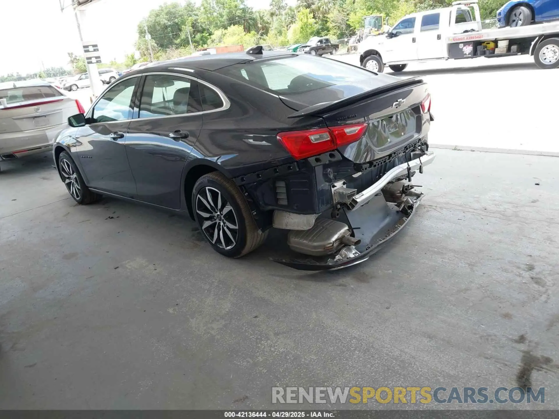 3 Photograph of a damaged car 1G1ZG5ST8SF133654 CHEVROLET MALIBU 2025