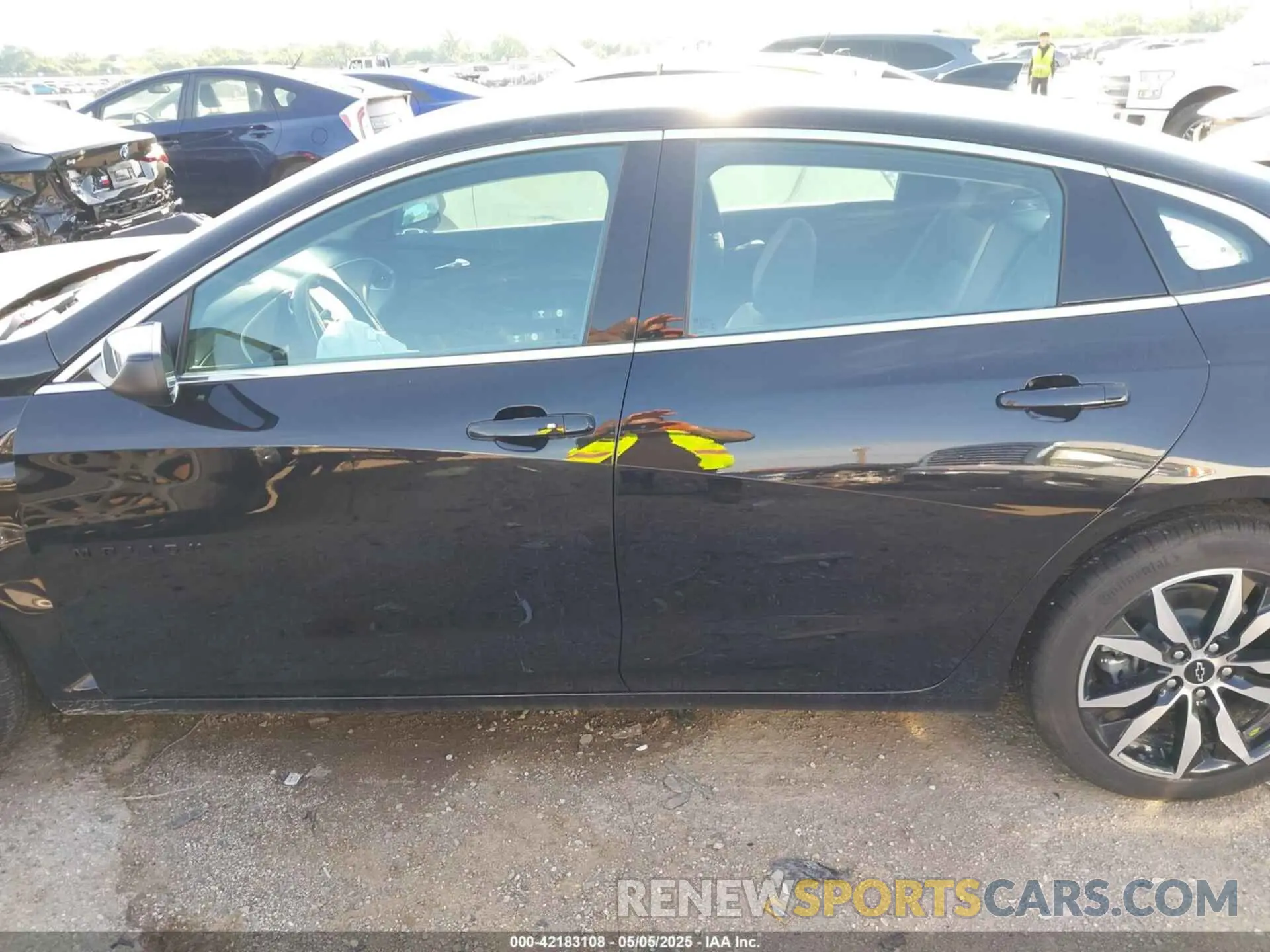 14 Photograph of a damaged car 1G1ZG5ST9SF149247 CHEVROLET MALIBU 2025