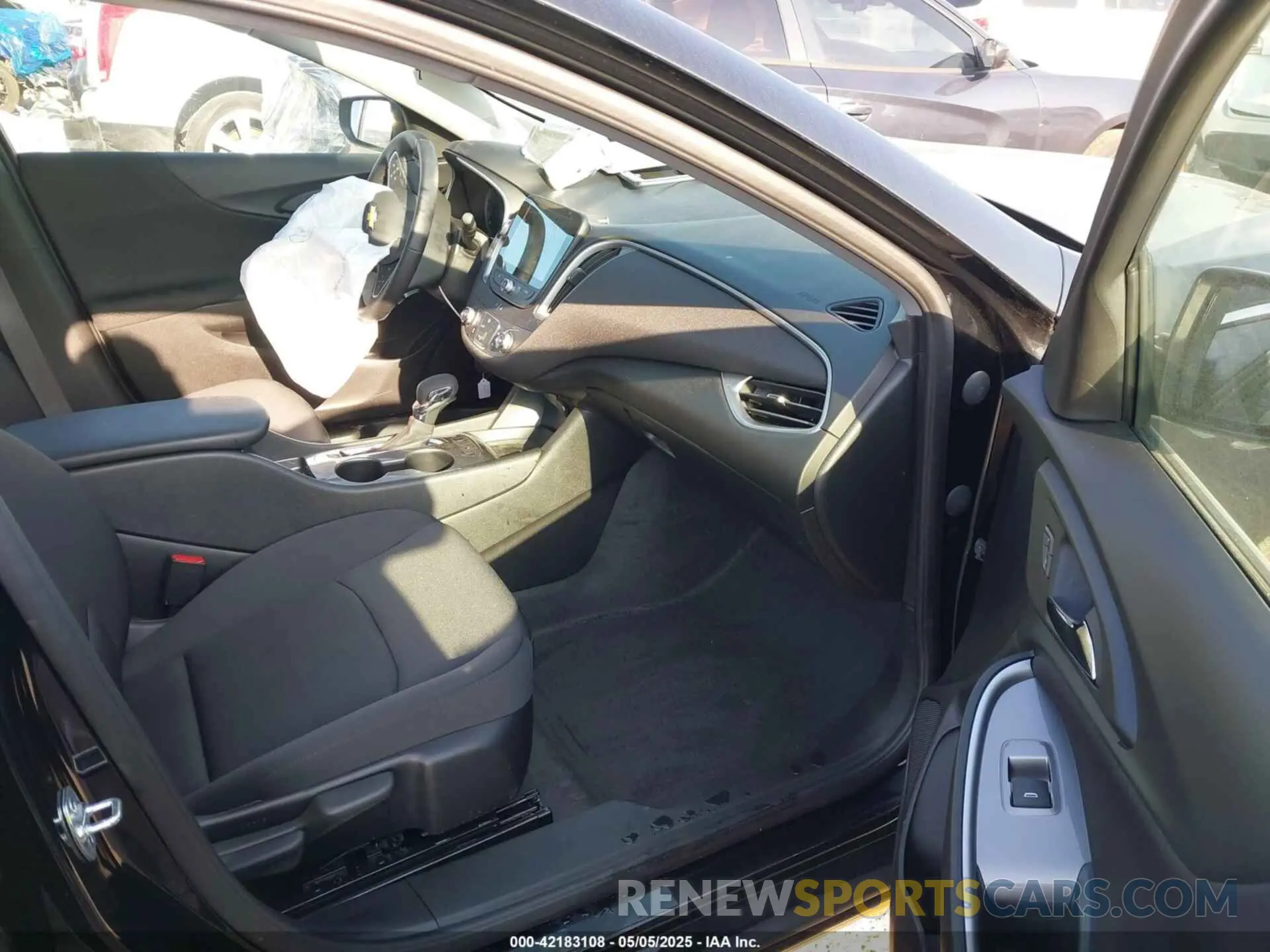 5 Photograph of a damaged car 1G1ZG5ST9SF149247 CHEVROLET MALIBU 2025