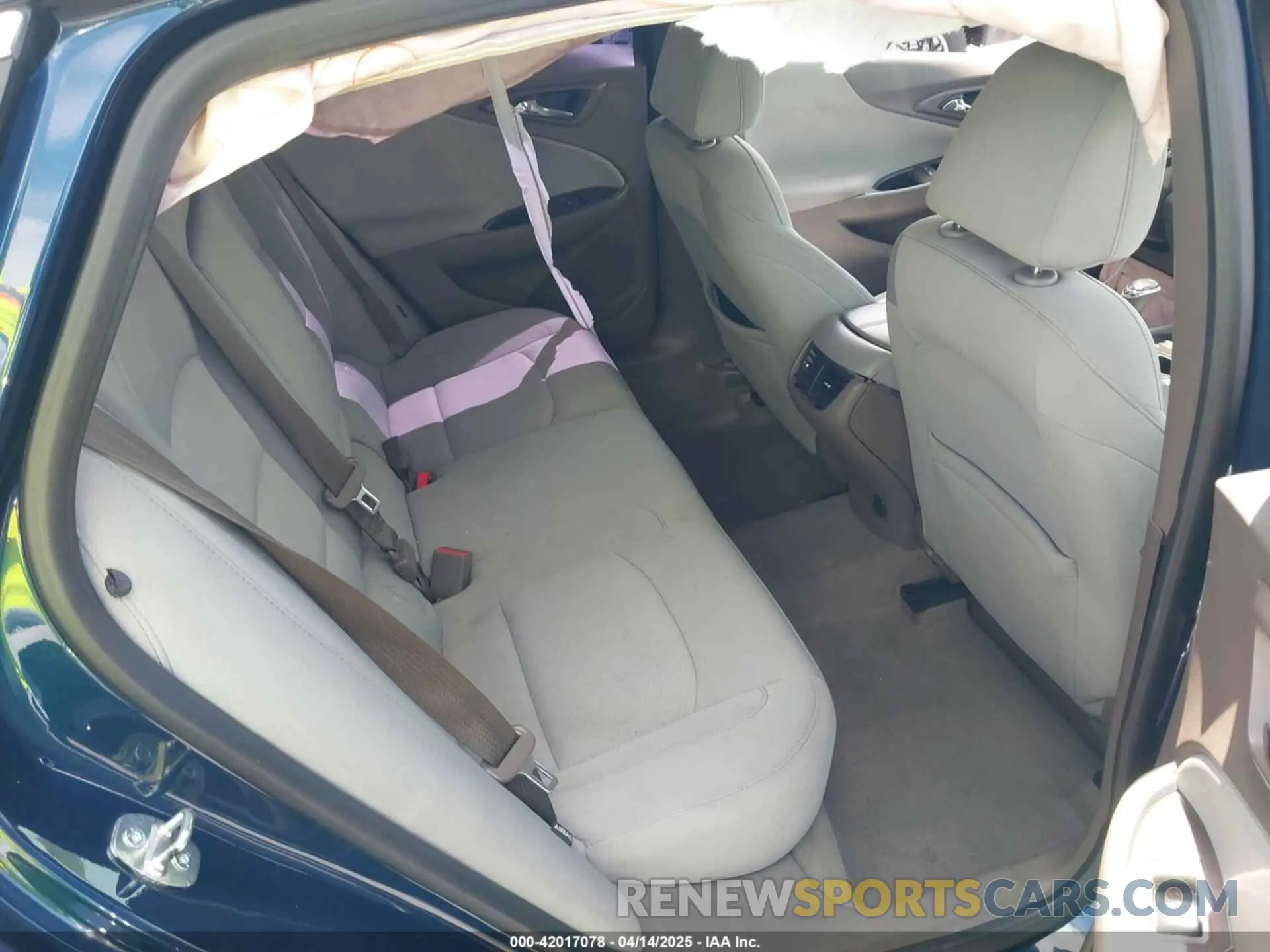 8 Photograph of a damaged car 1G1ZF5SU5KF141612 CHEVROLET MALIBU HYBRID 2019