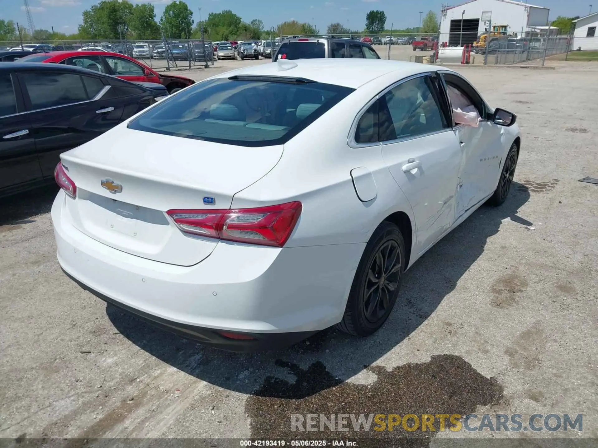 4 Photograph of a damaged car 1G1ZF5SU6KF179978 CHEVROLET MALIBU HYBRID 2019
