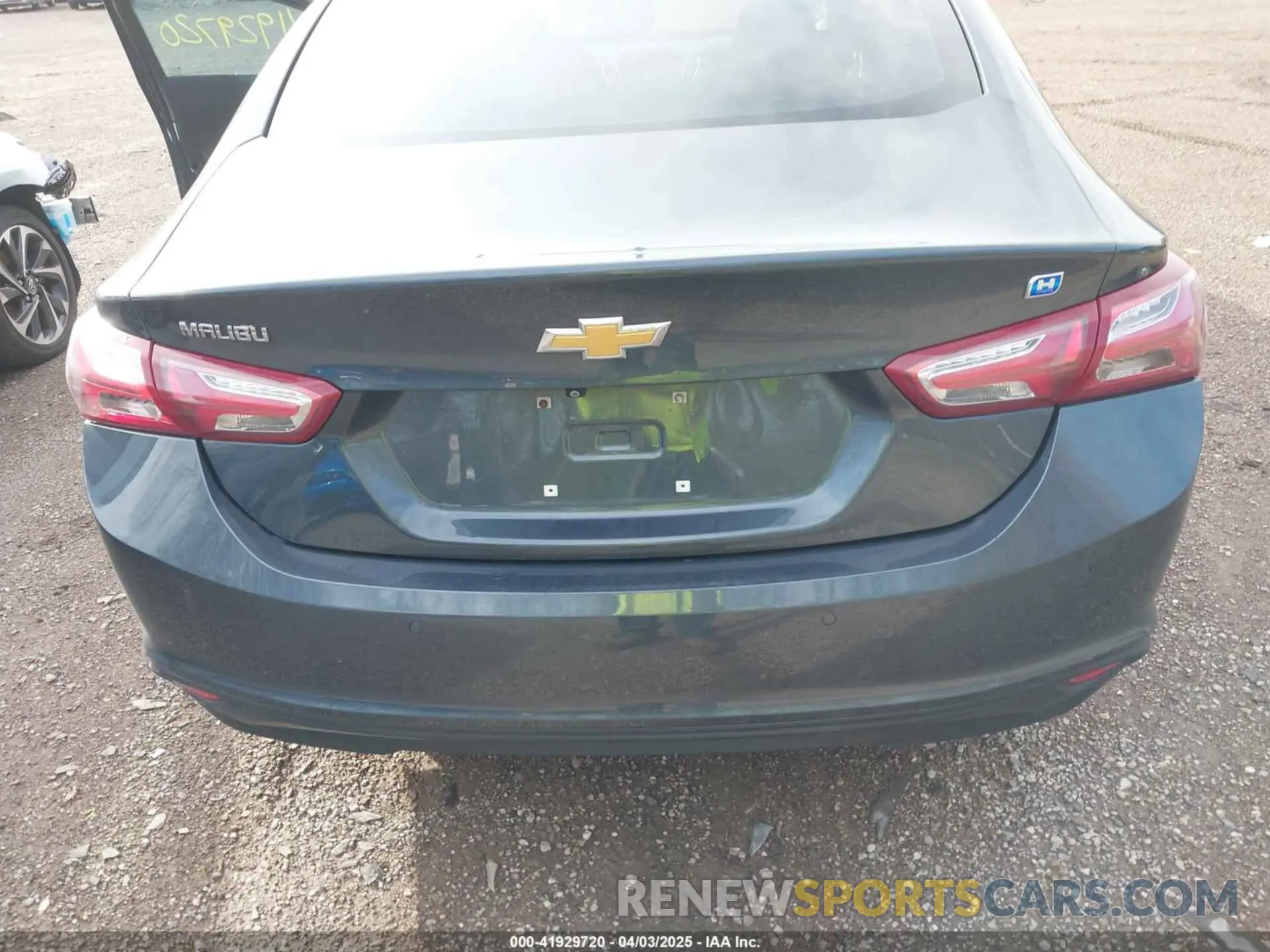 18 Photograph of a damaged car 1G1ZF5SU9KF145744 CHEVROLET MALIBU HYBRID 2019